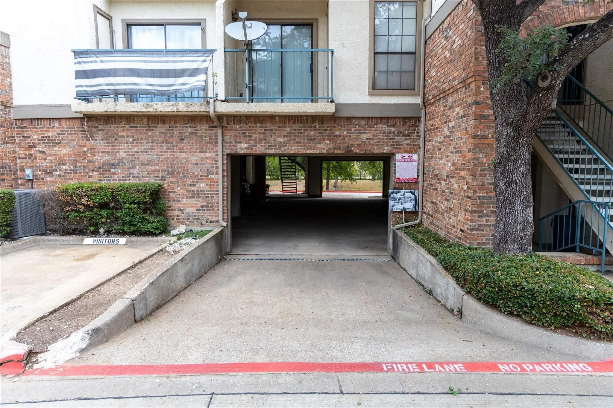 Apartment For Sale in Tarrant County , 501 Arbor Creek Drive, Euless, Texas 76039, 1 Bedroom, 2 Bathrooms, Garage spaces, 0 Sqft, built in 1985, Price $2,575,000, mls#21334170, Real Estate Agent in Euless, Homes For Sale in Tarrant county, Homes For Sale in Euless, Realtor in Euless Texas, Real Estate Brokerage Independent Realty Texas, Luminita Cordes Realtor