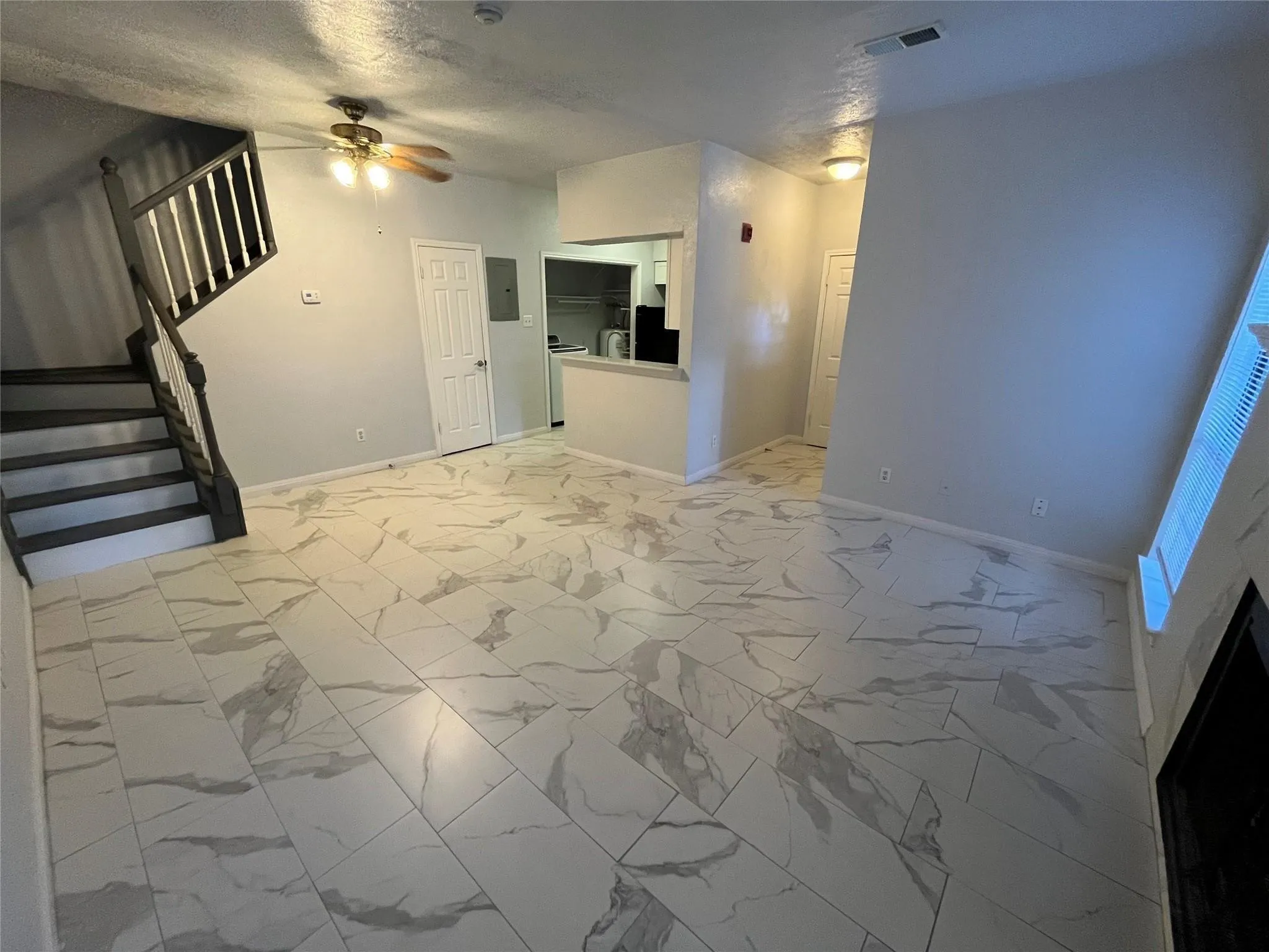 Apartment For Sale in Tarrant County , 501 Arbor Creek Drive, Euless, Texas 76039, 1 Bedroom, 2 Bathrooms, Garage spaces, 0 Sqft, built in 1985, Price $2,575,000, mls#21334170, Real Estate Agent in Euless, Homes For Sale in Tarrant county, Homes For Sale in Euless, Realtor in Euless Texas, Real Estate Brokerage Independent Realty Texas, Luminita Cordes Realtor
