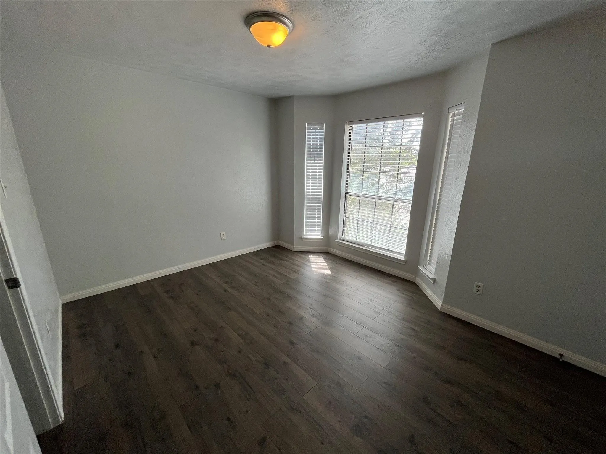 Apartment For Sale in Tarrant County , 501 Arbor Creek Drive, Euless, Texas 76039, 1 Bedroom, 2 Bathrooms, Garage spaces, 0 Sqft, built in 1985, Price $2,575,000, mls#21334170, Real Estate Agent in Euless, Homes For Sale in Tarrant county, Homes For Sale in Euless, Realtor in Euless Texas, Real Estate Brokerage Independent Realty Texas, Luminita Cordes Realtor