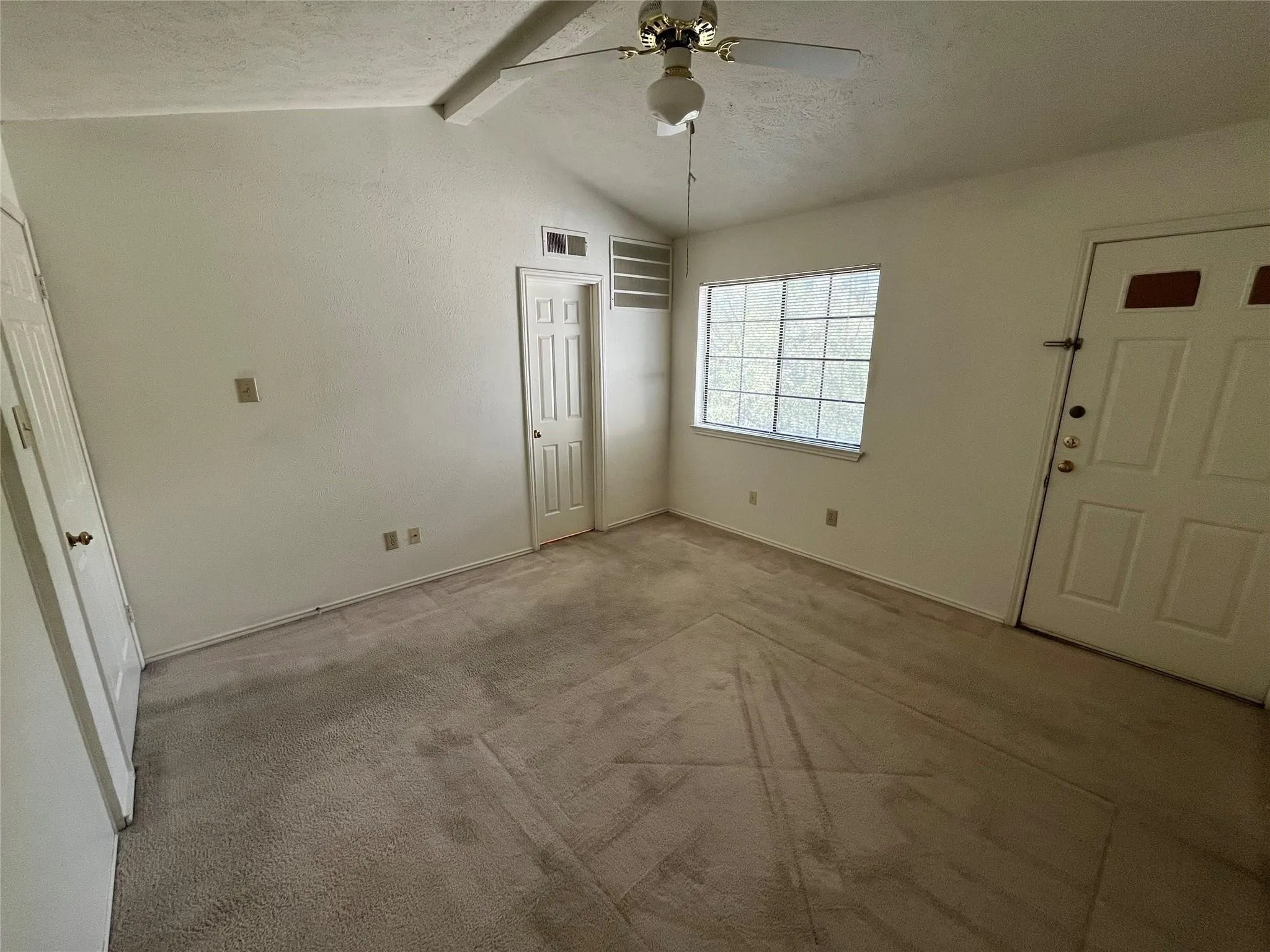 Apartment For Sale in Tarrant County , 501 Arbor Creek Drive, Euless, Texas 76039, 1 Bedroom, 2 Bathrooms, Garage spaces, 0 Sqft, built in 1985, Price $2,575,000, mls#21334170, Real Estate Agent in Euless, Homes For Sale in Tarrant county, Homes For Sale in Euless, Realtor in Euless Texas, Real Estate Brokerage Independent Realty Texas, Luminita Cordes Realtor