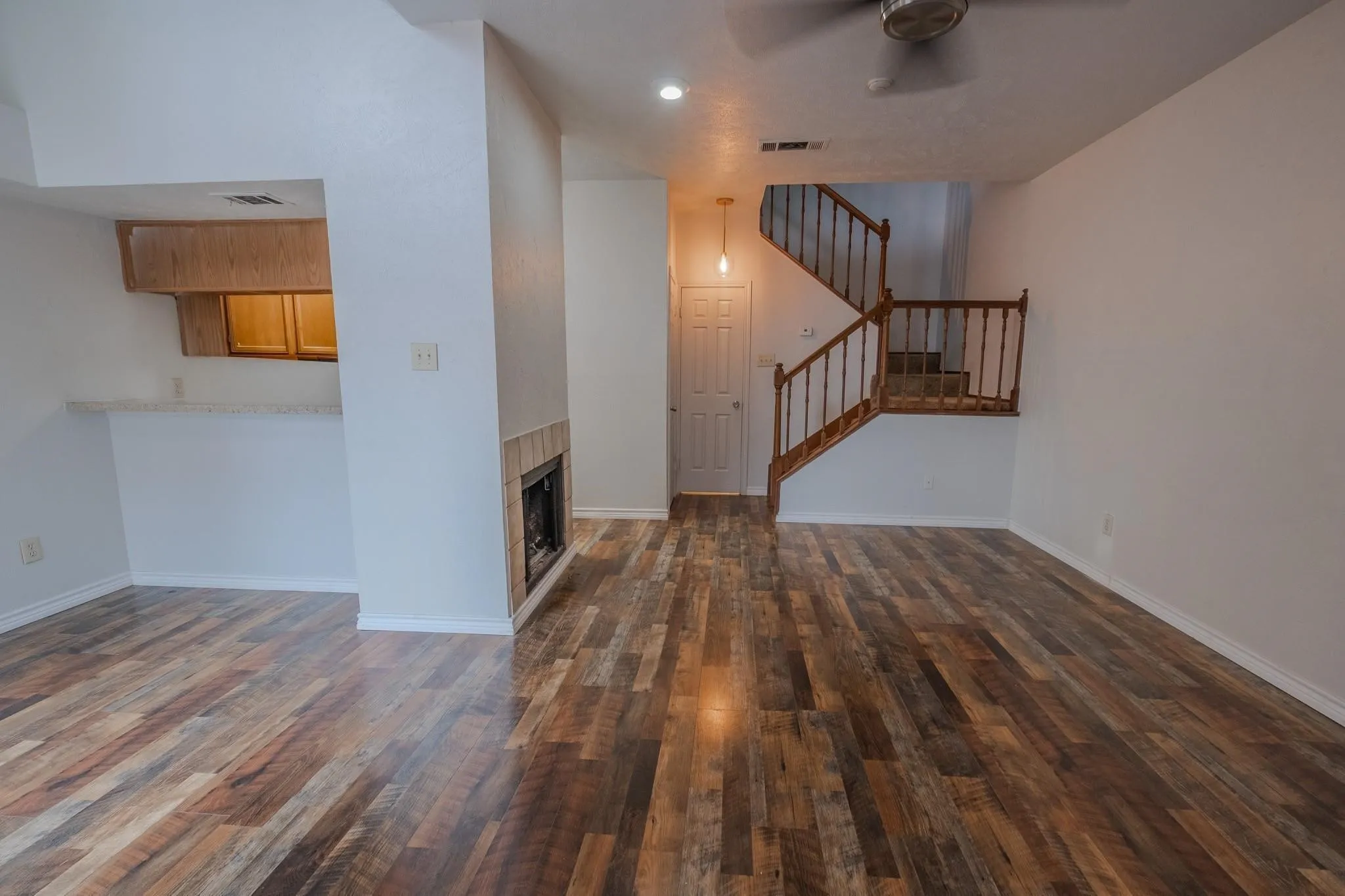 Apartment For Sale in Tarrant County , 501 Arbor Creek Drive, Euless, Texas 76039, 1 Bedroom, 2 Bathrooms, Garage spaces, 0 Sqft, built in 1985, Price $2,575,000, mls#21334170, Real Estate Agent in Euless, Homes For Sale in Tarrant county, Homes For Sale in Euless, Realtor in Euless Texas, Real Estate Brokerage Independent Realty Texas, Luminita Cordes Realtor