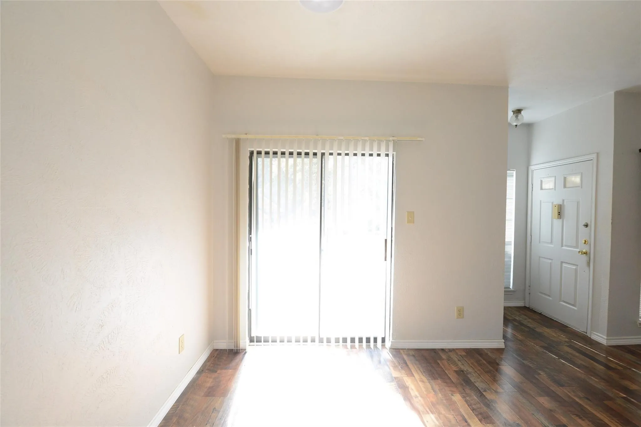 Apartment For Sale in Tarrant County , 501 Arbor Creek Drive, Euless, Texas 76039, 1 Bedroom, 2 Bathrooms, Garage spaces, 0 Sqft, built in 1985, Price $2,575,000, mls#21334170, Real Estate Agent in Euless, Homes For Sale in Tarrant county, Homes For Sale in Euless, Realtor in Euless Texas, Real Estate Brokerage Independent Realty Texas, Luminita Cordes Realtor