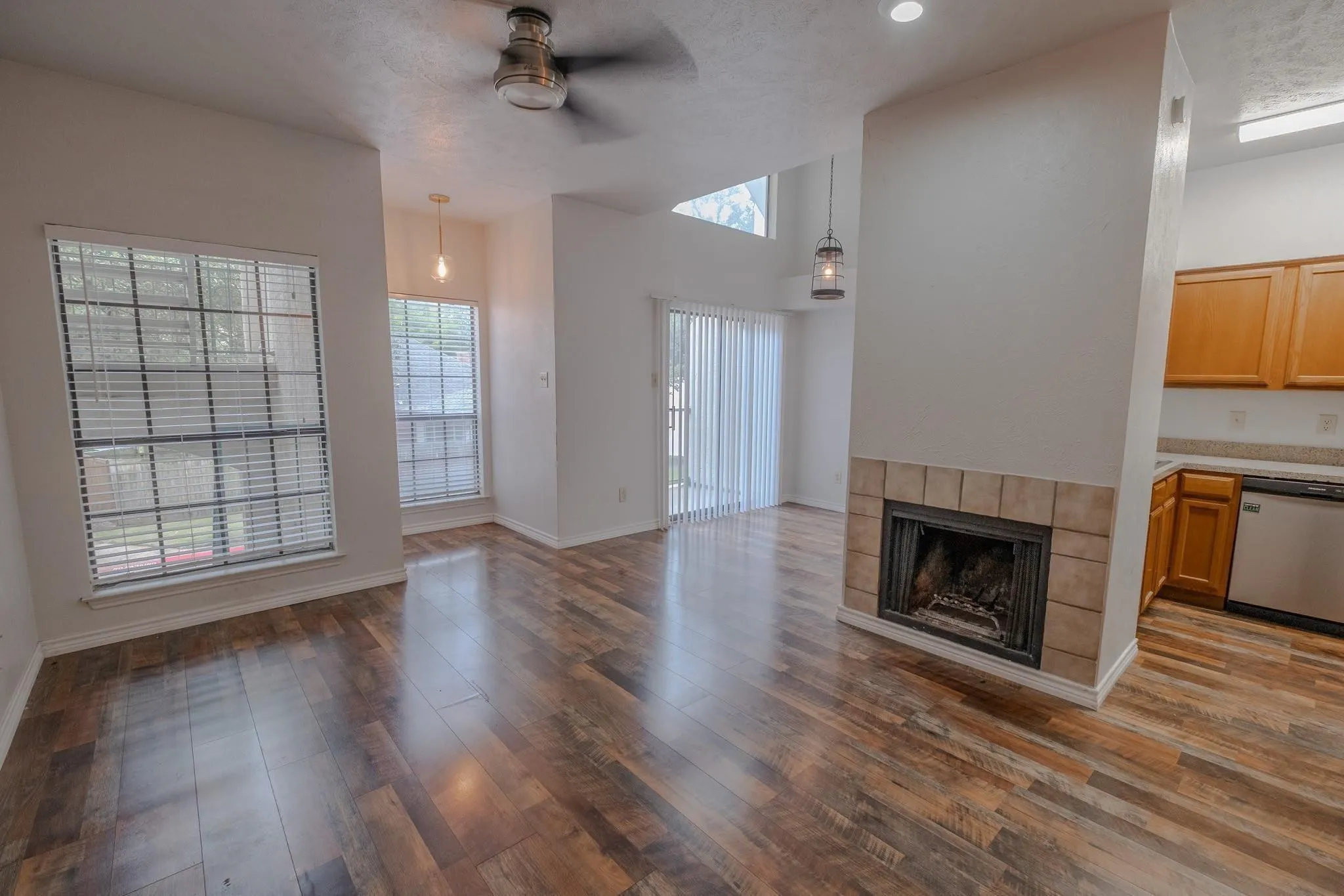 Apartment For Sale in Tarrant County , 501 Arbor Creek Drive, Euless, Texas 76039, 1 Bedroom, 2 Bathrooms, Garage spaces, 0 Sqft, built in 1985, Price $2,575,000, mls#21334170, Real Estate Agent in Euless, Homes For Sale in Tarrant county, Homes For Sale in Euless, Realtor in Euless Texas, Real Estate Brokerage Independent Realty Texas, Luminita Cordes Realtor