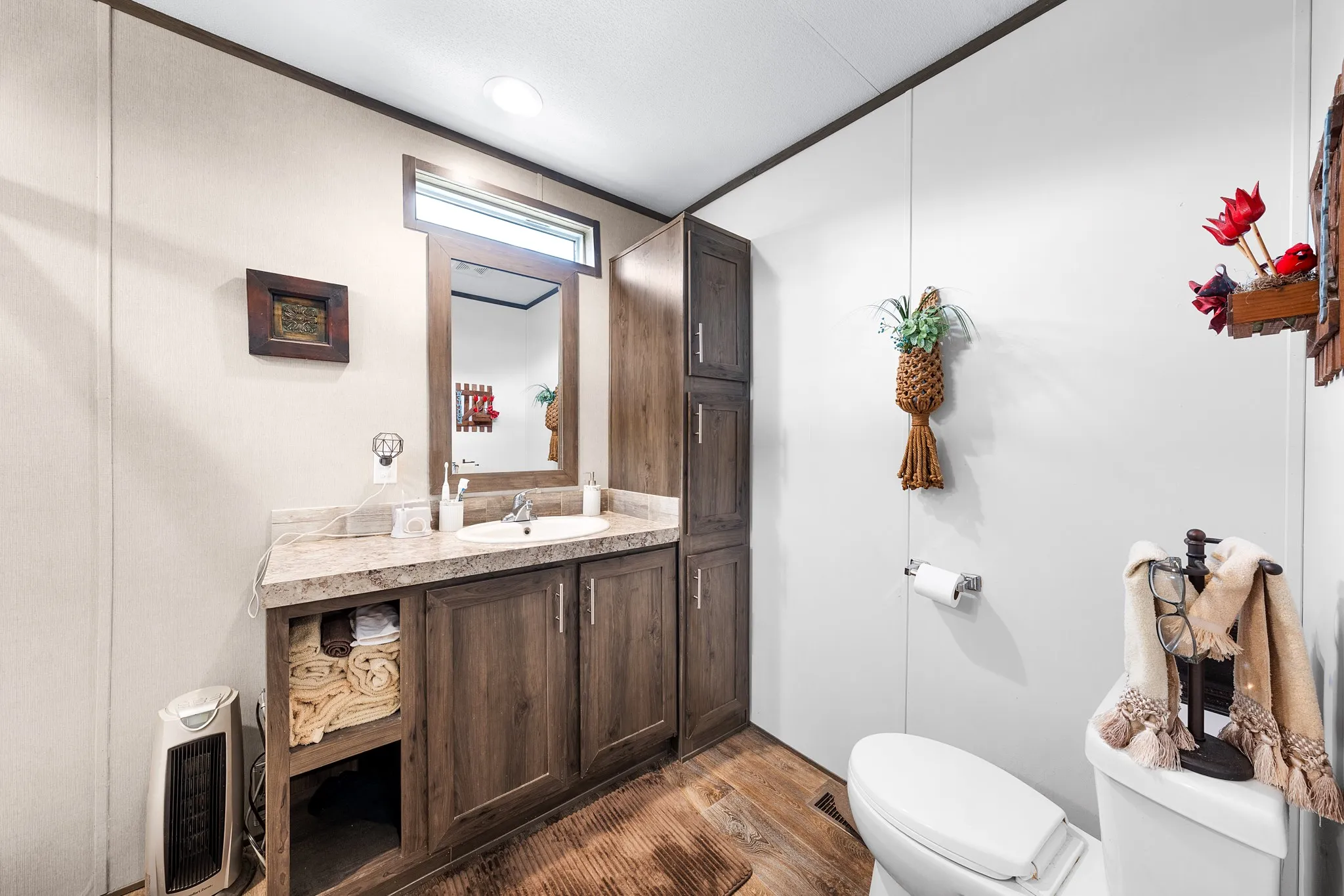 Manufactured Home For Sale in Hunt County , 4450 County Road 3110, Campbell, Texas 75422, 2 Bedroom, 2 Bathroom, 4 Garage spaces, 960 Sqft, built in 2021, mls#21332548, Real Estate Agent in Campbell, Homes For Sale in Hunt county, Homes For Sale in Campbell, Realtor in Campbell Texas, Real Estate Brokerage Independent Realty Texas, Luminita Cordes Realtor