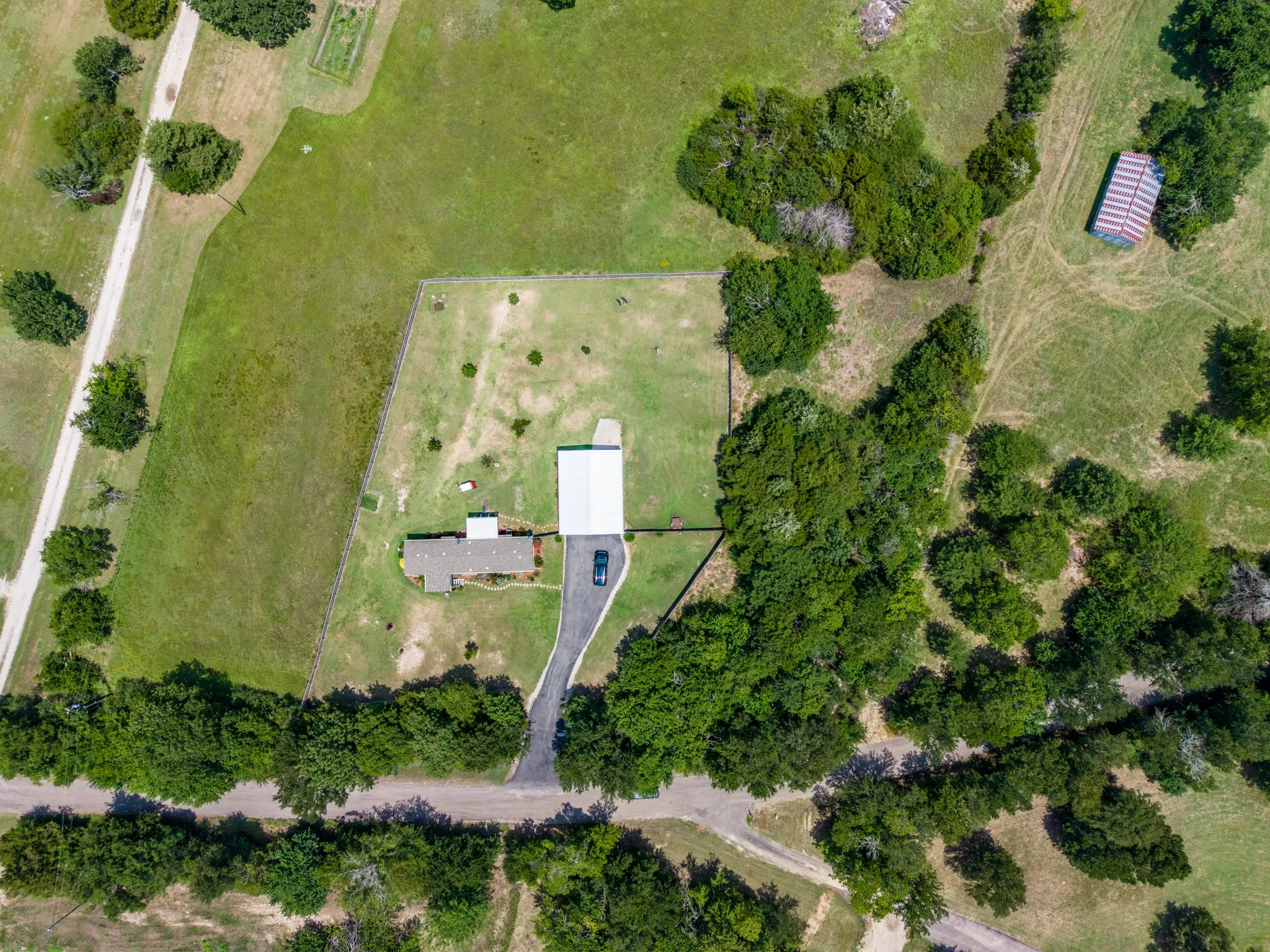 Manufactured Home For Sale in Hunt County , 4450 County Road 3110, Campbell, Texas 75422, 2 Bedroom, 2 Bathroom, 4 Garage spaces, 960 Sqft, built in 2021, mls#21332548, Real Estate Agent in Campbell, Homes For Sale in Hunt county, Homes For Sale in Campbell, Realtor in Campbell Texas, Real Estate Brokerage Independent Realty Texas, Luminita Cordes Realtor
