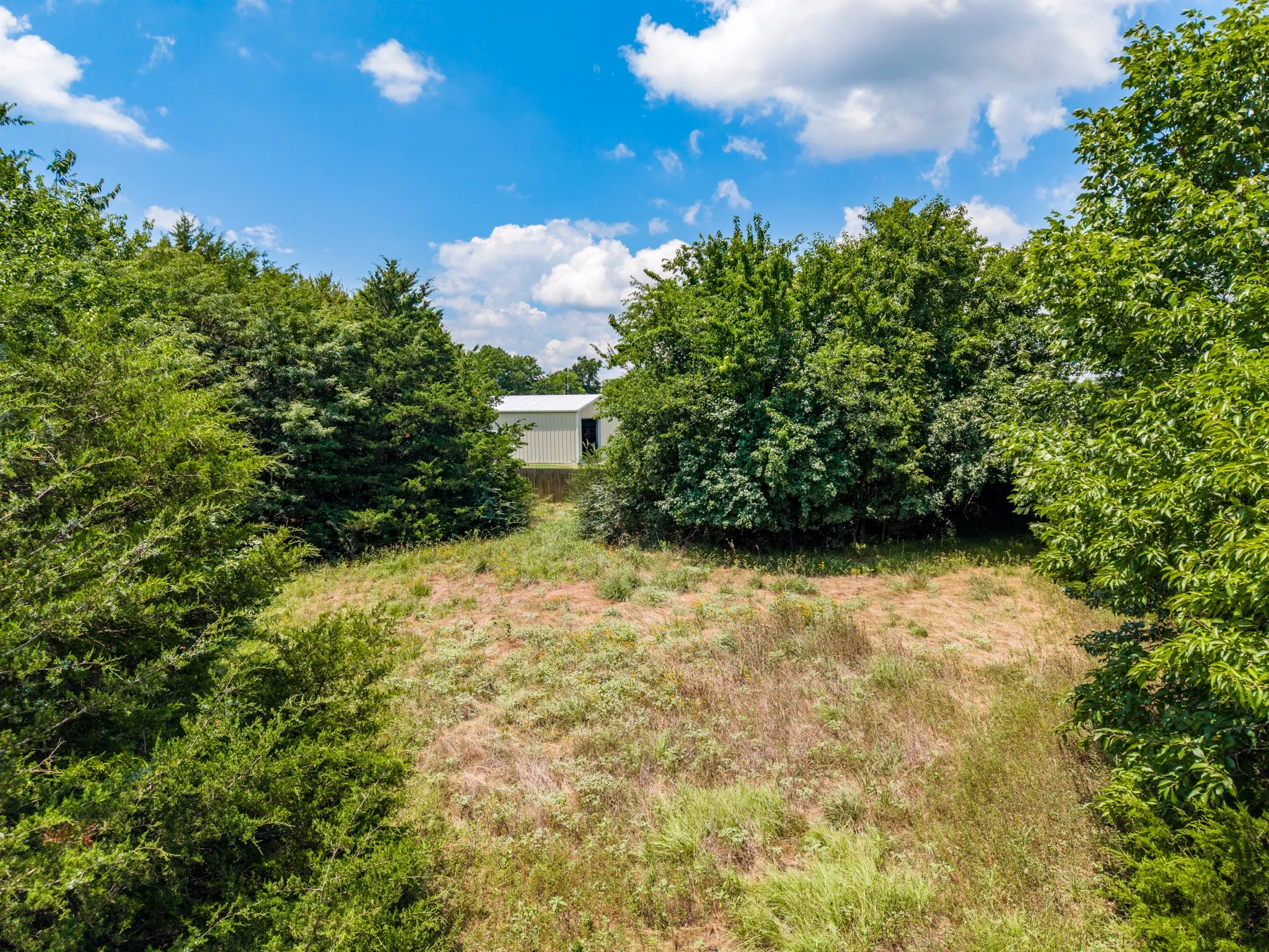 Manufactured Home For Sale in Hunt County , 4450 County Road 3110, Campbell, Texas 75422, 2 Bedroom, 2 Bathroom, 4 Garage spaces, 960 Sqft, built in 2021, mls#21332548, Real Estate Agent in Campbell, Homes For Sale in Hunt county, Homes For Sale in Campbell, Realtor in Campbell Texas, Real Estate Brokerage Independent Realty Texas, Luminita Cordes Realtor