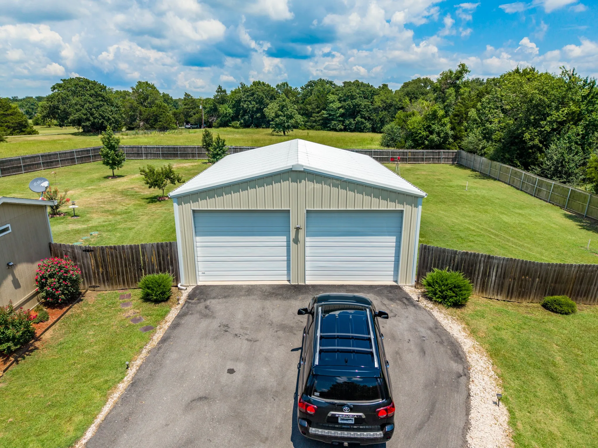Manufactured Home For Sale in Hunt County , 4450 County Road 3110, Campbell, Texas 75422, 2 Bedroom, 2 Bathroom, 4 Garage spaces, 960 Sqft, built in 2021, mls#21332548, Real Estate Agent in Campbell, Homes For Sale in Hunt county, Homes For Sale in Campbell, Realtor in Campbell Texas, Real Estate Brokerage Independent Realty Texas, Luminita Cordes Realtor