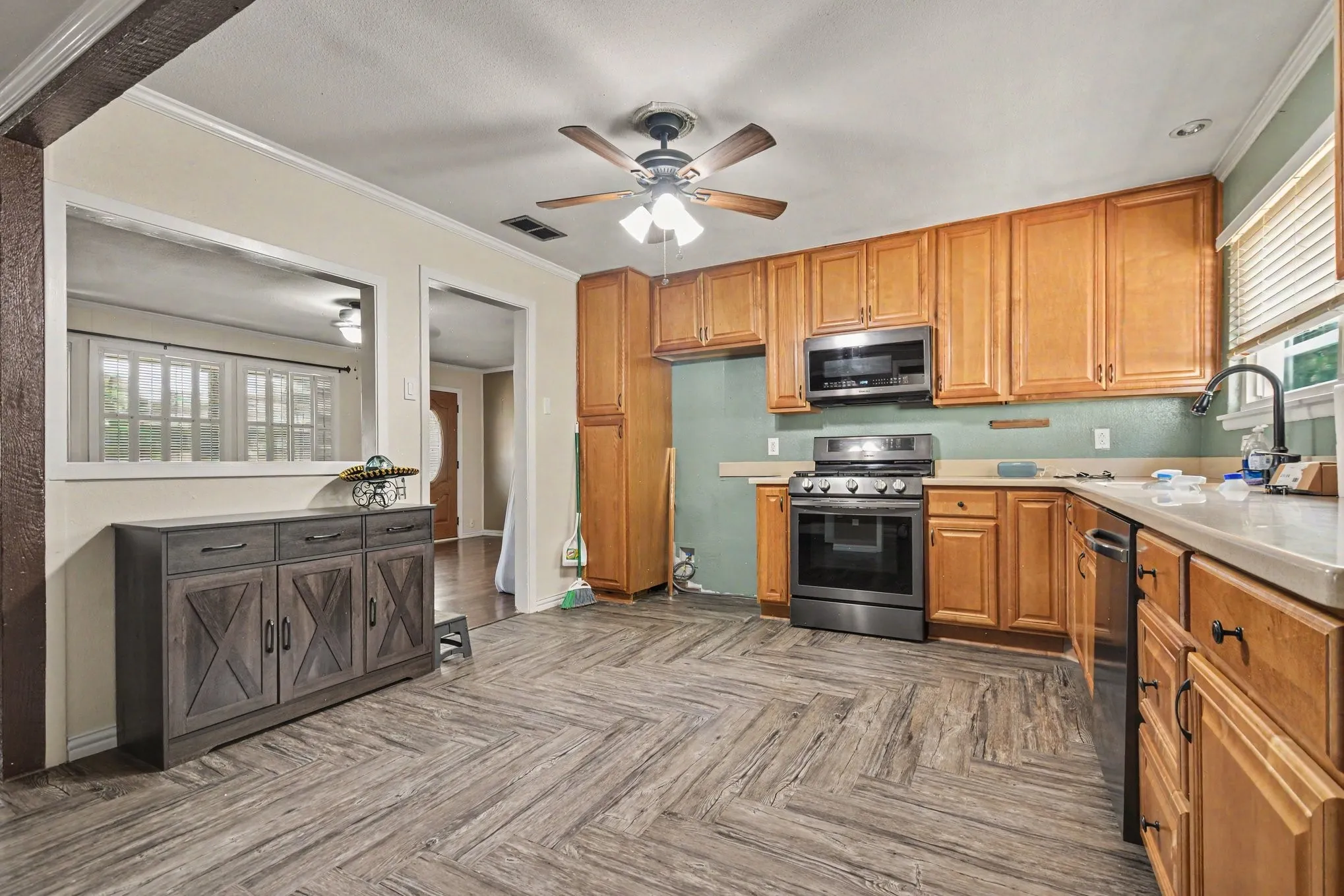 Single Family Residence For Sale in Dallas County , 2520 Collingwood Drive, Farmers Branch, Texas 75234, 2 Bedroom, 2 Bathroom, Garage spaces, 1,447 Sqft, built in 1955, Price $280,000, mls#21318439, Real Estate Agent in Farmers Branch, Homes For Sale in Dallas county, Homes For Sale in Farmers Branch, Realtor in Farmers Branch Texas, Real Estate Brokerage Independent Realty Texas, Luminita Cordes Realtor