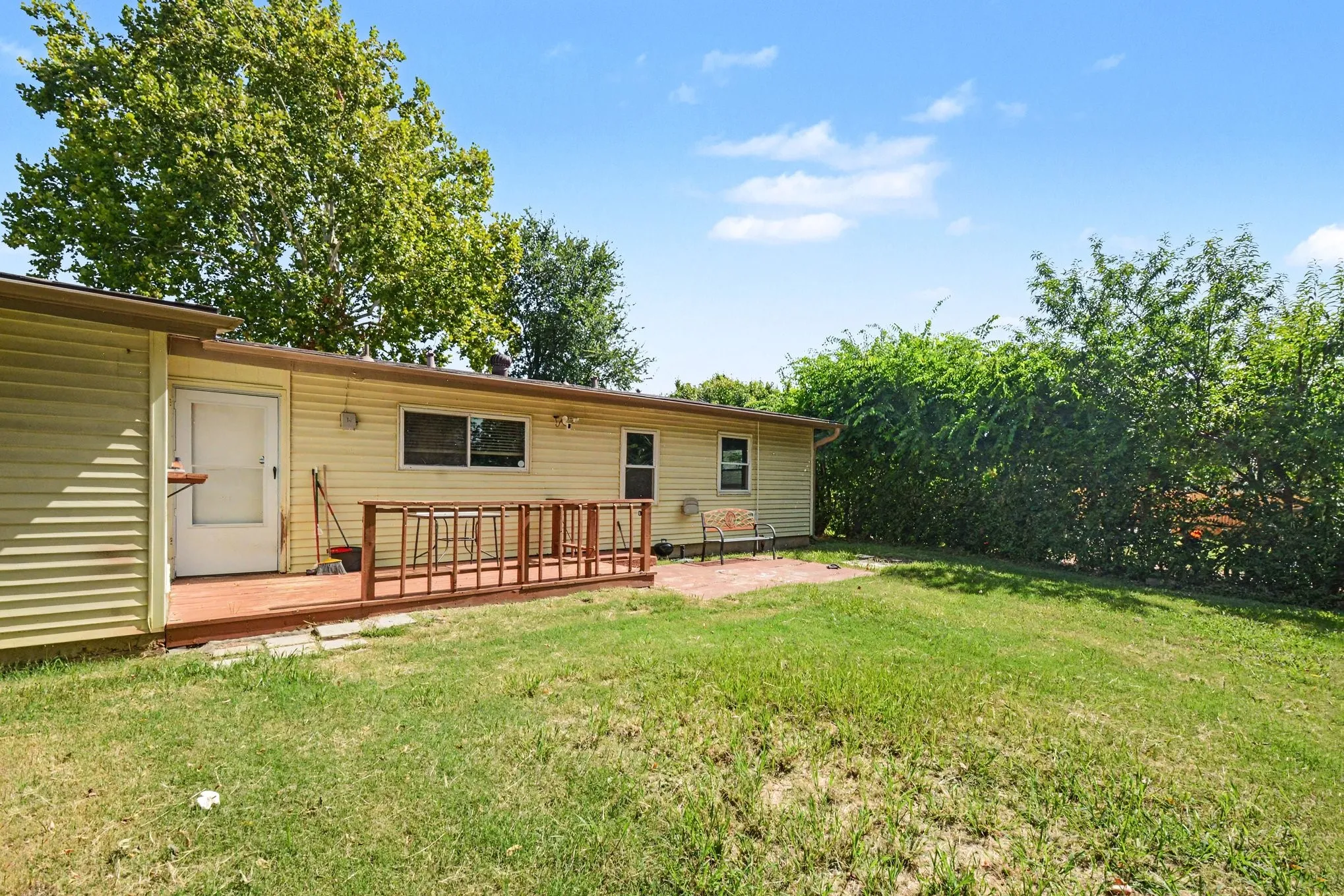 Single Family Residence For Sale in Dallas County , 2520 Collingwood Drive, Farmers Branch, Texas 75234, 2 Bedroom, 2 Bathroom, Garage spaces, 1,447 Sqft, built in 1955, Price $280,000, mls#21318439, Real Estate Agent in Farmers Branch, Homes For Sale in Dallas county, Homes For Sale in Farmers Branch, Realtor in Farmers Branch Texas, Real Estate Brokerage Independent Realty Texas, Luminita Cordes Realtor