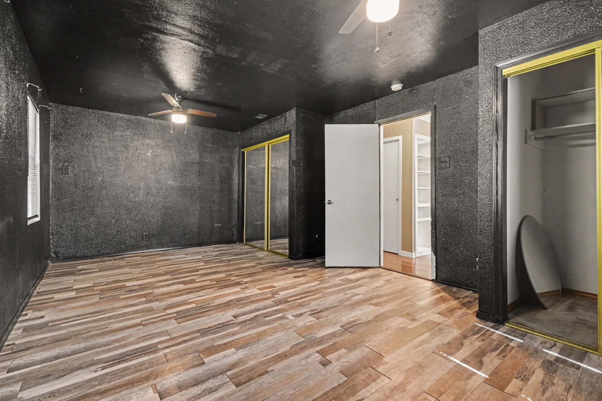 Single Family Residence For Sale in Dallas County , 2520 Collingwood Drive, Farmers Branch, Texas 75234, 2 Bedroom, 2 Bathroom, Garage spaces, 1,447 Sqft, built in 1955, Price $280,000, mls#21318439, Real Estate Agent in Farmers Branch, Homes For Sale in Dallas county, Homes For Sale in Farmers Branch, Realtor in Farmers Branch Texas, Real Estate Brokerage Independent Realty Texas, Luminita Cordes Realtor
