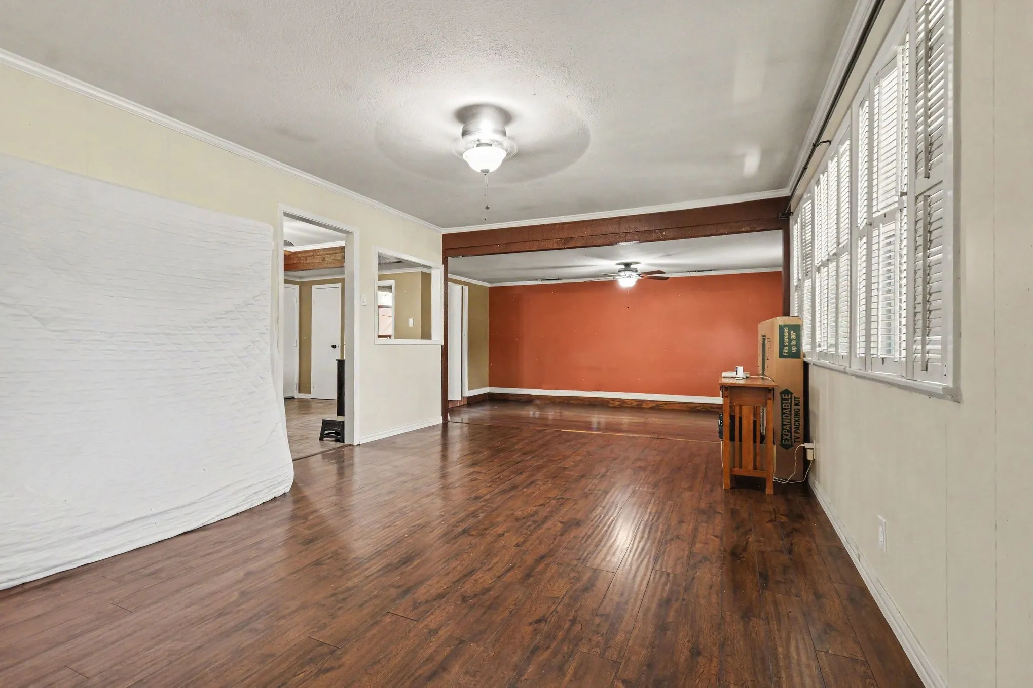 Single Family Residence For Sale in Dallas County , 2520 Collingwood Drive, Farmers Branch, Texas 75234, 2 Bedroom, 2 Bathroom, Garage spaces, 1,447 Sqft, built in 1955, Price $280,000, mls#21318439, Real Estate Agent in Farmers Branch, Homes For Sale in Dallas county, Homes For Sale in Farmers Branch, Realtor in Farmers Branch Texas, Real Estate Brokerage Independent Realty Texas, Luminita Cordes Realtor