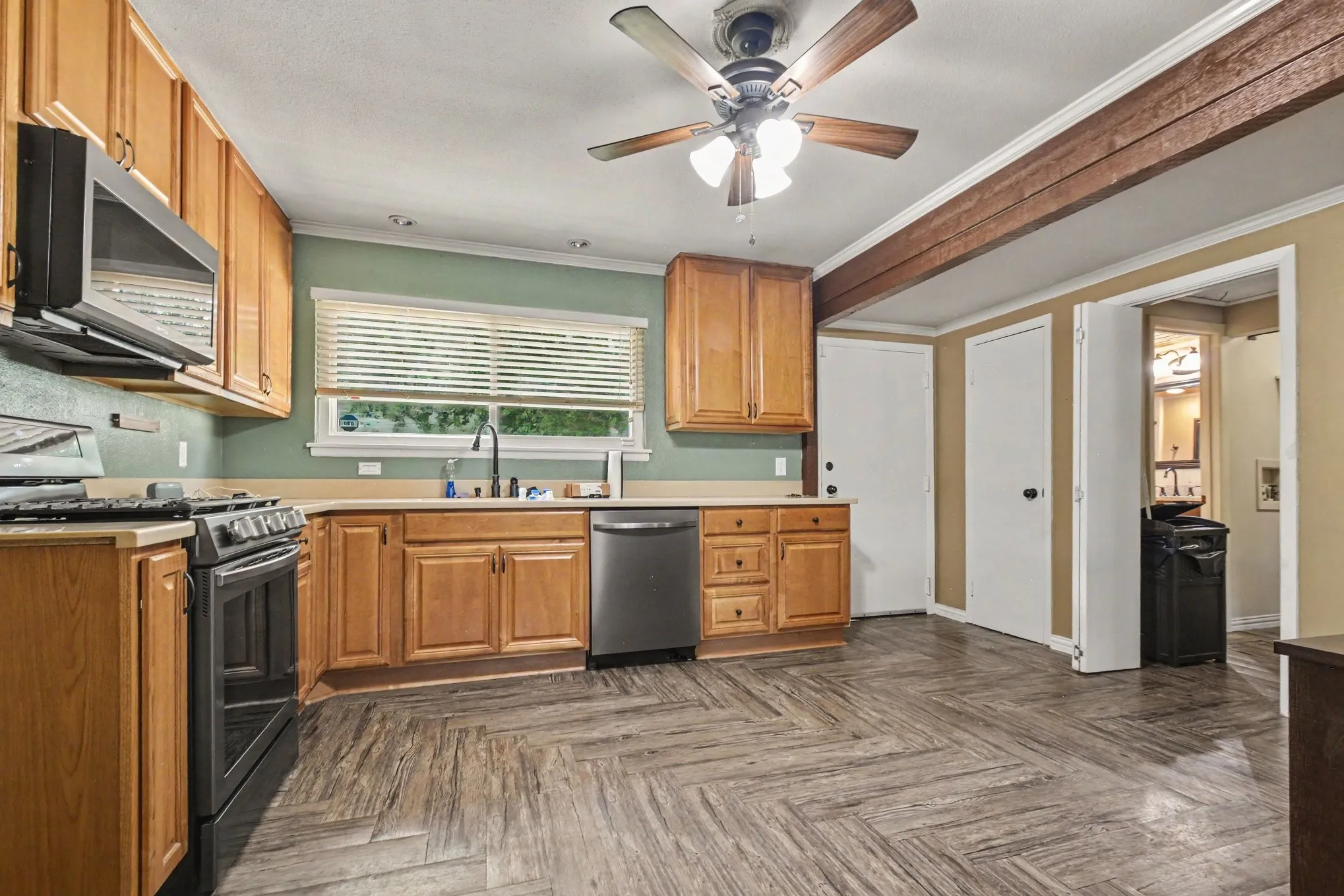 Single Family Residence For Sale in Dallas County , 2520 Collingwood Drive, Farmers Branch, Texas 75234, 2 Bedroom, 2 Bathroom, Garage spaces, 1,447 Sqft, built in 1955, Price $280,000, mls#21318439, Real Estate Agent in Farmers Branch, Homes For Sale in Dallas county, Homes For Sale in Farmers Branch, Realtor in Farmers Branch Texas, Real Estate Brokerage Independent Realty Texas, Luminita Cordes Realtor