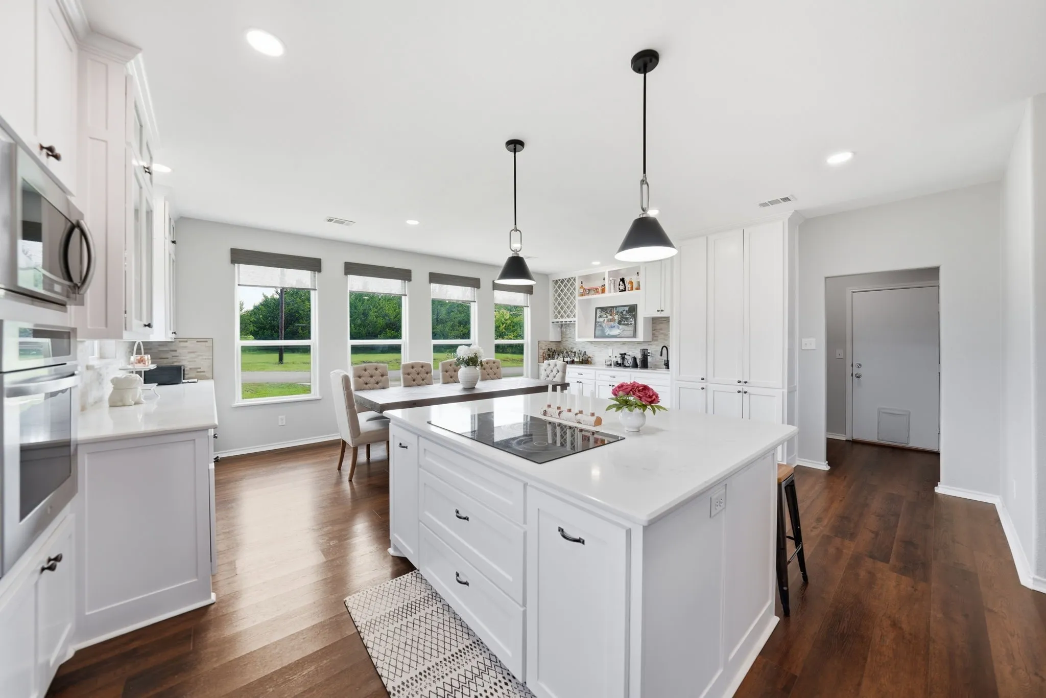 Single Family Residence For Sale in Grayson County , 11 Lopez Drive, Sherman, Texas 75090, 3 Bedroom, 2 Bathroom, 2 Garage spaces, 2,246 Sqft, built in 2005, mls#21329700, Real Estate Agent in Sherman, Homes For Sale in Grayson county, Homes For Sale in Sherman, Realtor in Sherman Texas, Real Estate Brokerage Independent Realty Texas, Luminita Cordes Realtor