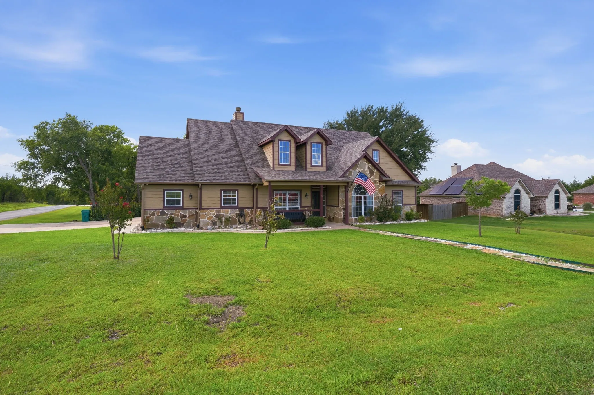 Single Family Residence For Sale in Grayson County , 11 Lopez Drive, Sherman, Texas 75090, 3 Bedroom, 2 Bathroom, 2 Garage spaces, 2,246 Sqft, built in 2005, mls#21329700, Real Estate Agent in Sherman, Homes For Sale in Grayson county, Homes For Sale in Sherman, Realtor in Sherman Texas, Real Estate Brokerage Independent Realty Texas, Luminita Cordes Realtor