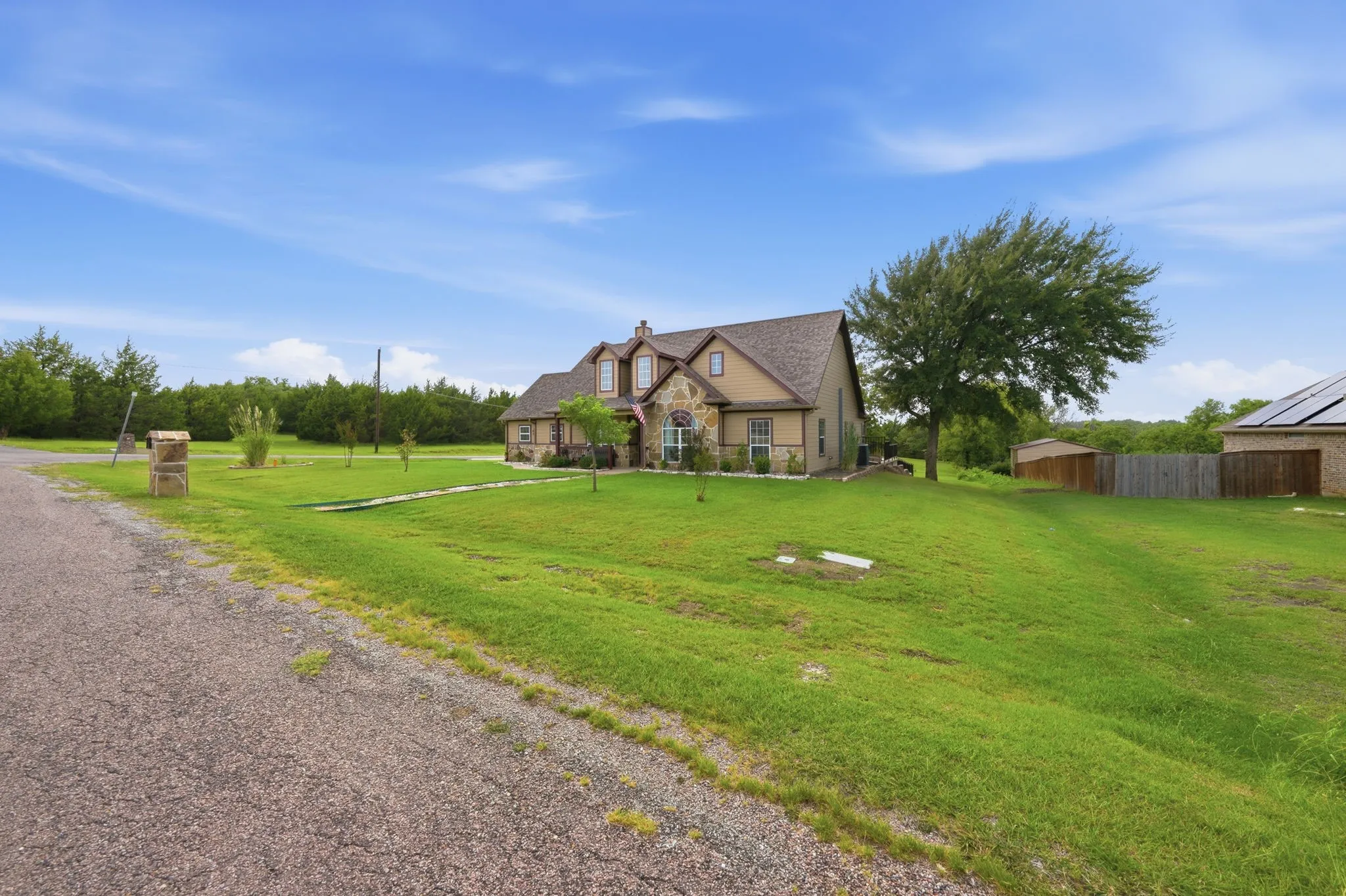 Single Family Residence For Sale in Grayson County , 11 Lopez Drive, Sherman, Texas 75090, 3 Bedroom, 2 Bathroom, 2 Garage spaces, 2,246 Sqft, built in 2005, mls#21329700, Real Estate Agent in Sherman, Homes For Sale in Grayson county, Homes For Sale in Sherman, Realtor in Sherman Texas, Real Estate Brokerage Independent Realty Texas, Luminita Cordes Realtor