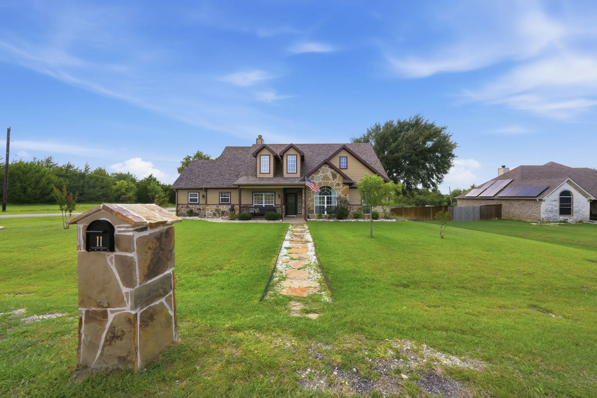 Single Family Residence For Sale in Grayson County , 11 Lopez Drive, Sherman, Texas 75090, 3 Bedroom, 2 Bathroom, 2 Garage spaces, 2,246 Sqft, built in 2005, mls#21329700, Real Estate Agent in Sherman, Homes For Sale in Grayson county, Homes For Sale in Sherman, Realtor in Sherman Texas, Real Estate Brokerage Independent Realty Texas, Luminita Cordes Realtor