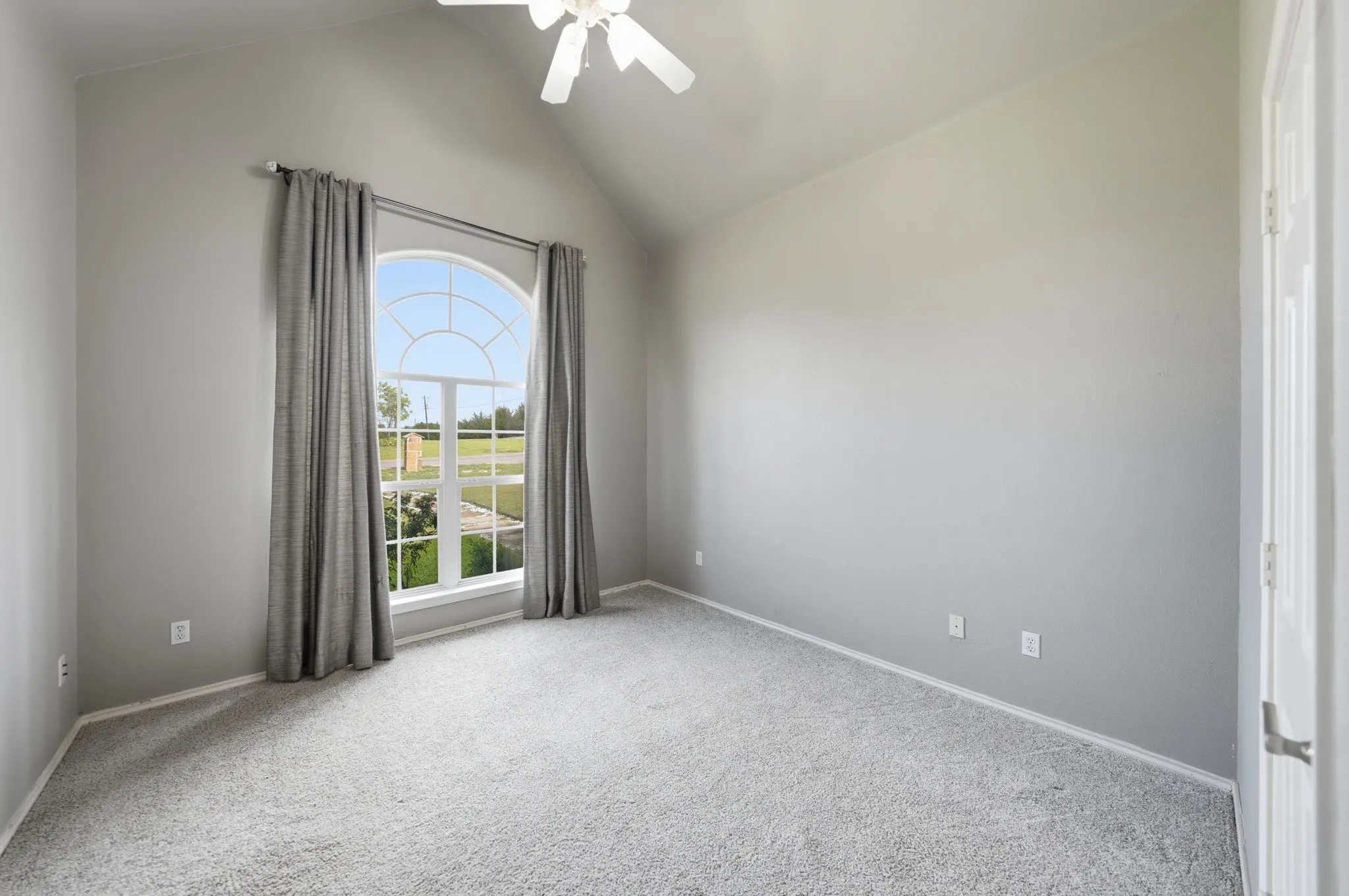 Single Family Residence For Sale in Grayson County , 11 Lopez Drive, Sherman, Texas 75090, 3 Bedroom, 2 Bathroom, 2 Garage spaces, 2,246 Sqft, built in 2005, mls#21329700, Real Estate Agent in Sherman, Homes For Sale in Grayson county, Homes For Sale in Sherman, Realtor in Sherman Texas, Real Estate Brokerage Independent Realty Texas, Luminita Cordes Realtor