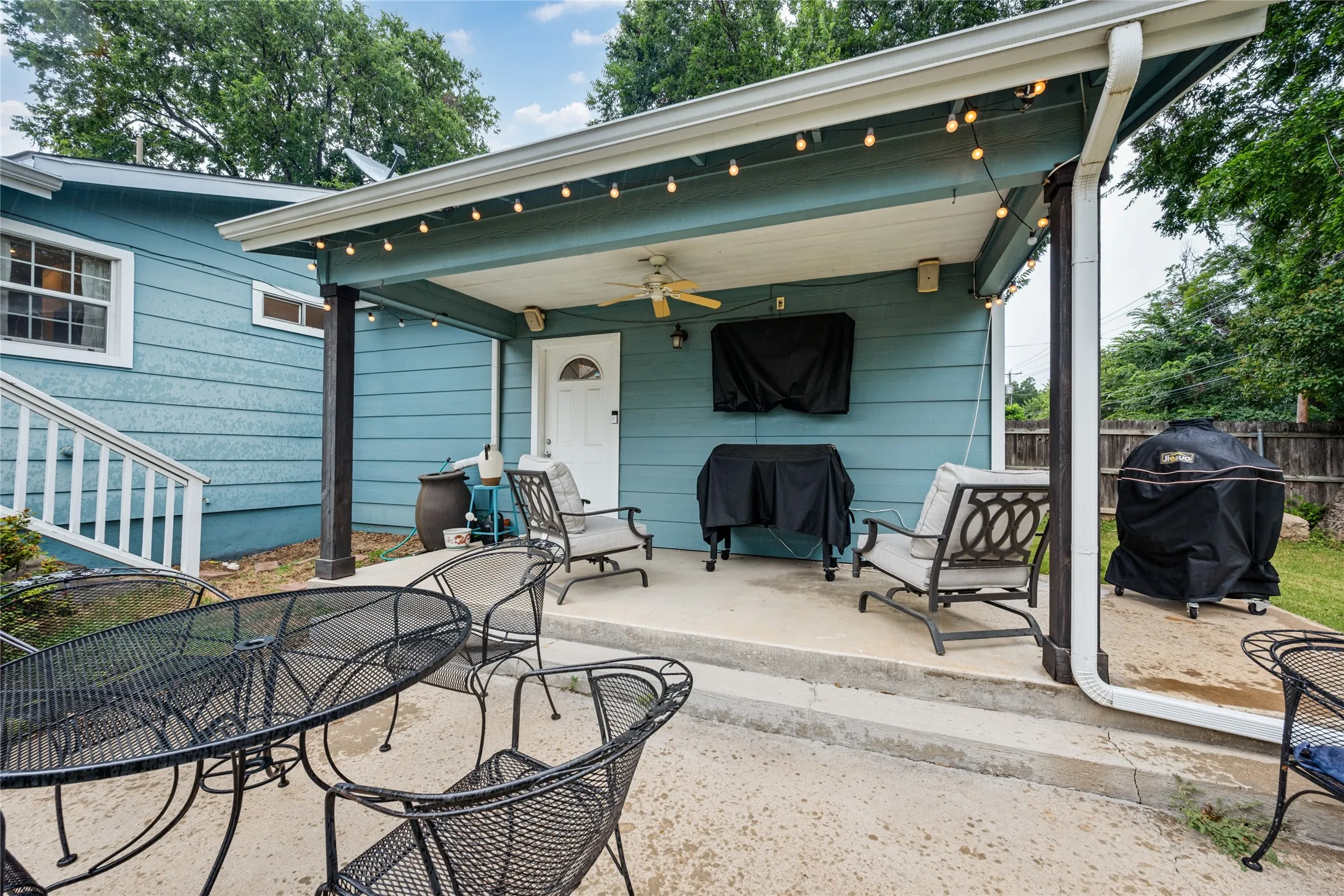 Single Family Residence For Sale in Tarrant County , 4837 Birchman Avenue, Fort Worth, Texas 76107, 3 Bedroom, 2 Bathroom, Garage spaces, 1,632 Sqft, built in 1920, mls#21331785, Real Estate Agent in Fort Worth, Homes For Sale in Tarrant county, Homes For Sale in Fort Worth, Realtor in Fort Worth Texas, Real Estate Brokerage Independent Realty Texas, Luminita Cordes Realtor