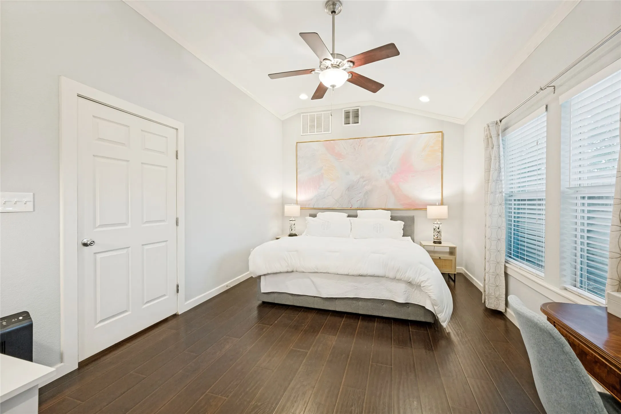 Single Family Residence For Sale in Tarrant County , 4837 Birchman Avenue, Fort Worth, Texas 76107, 3 Bedroom, 2 Bathroom, Garage spaces, 1,632 Sqft, built in 1920, mls#21331785, Real Estate Agent in Fort Worth, Homes For Sale in Tarrant county, Homes For Sale in Fort Worth, Realtor in Fort Worth Texas, Real Estate Brokerage Independent Realty Texas, Luminita Cordes Realtor