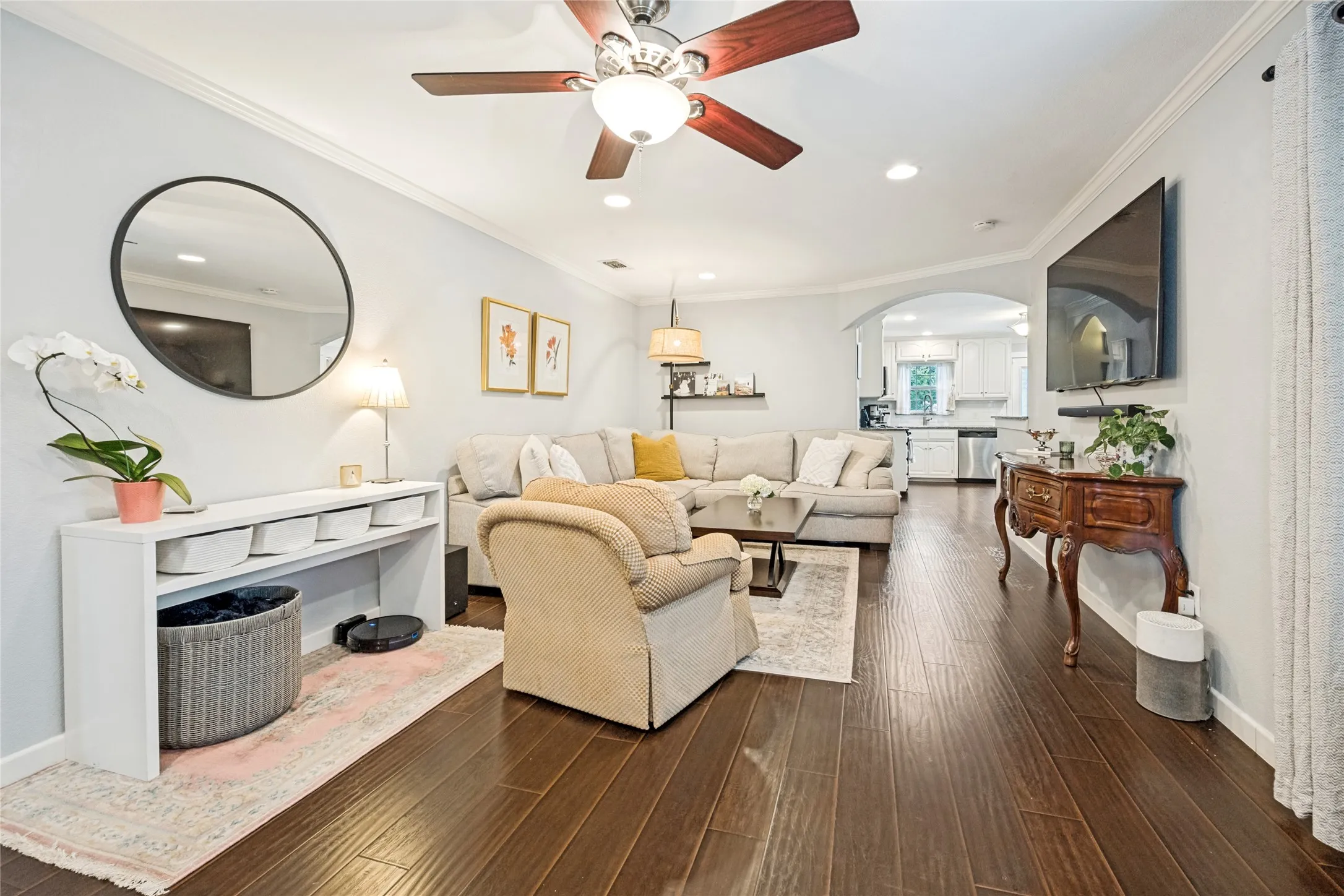 Single Family Residence For Sale in Tarrant County , 4837 Birchman Avenue, Fort Worth, Texas 76107, 3 Bedroom, 2 Bathroom, Garage spaces, 1,632 Sqft, built in 1920, mls#21331785, Real Estate Agent in Fort Worth, Homes For Sale in Tarrant county, Homes For Sale in Fort Worth, Realtor in Fort Worth Texas, Real Estate Brokerage Independent Realty Texas, Luminita Cordes Realtor