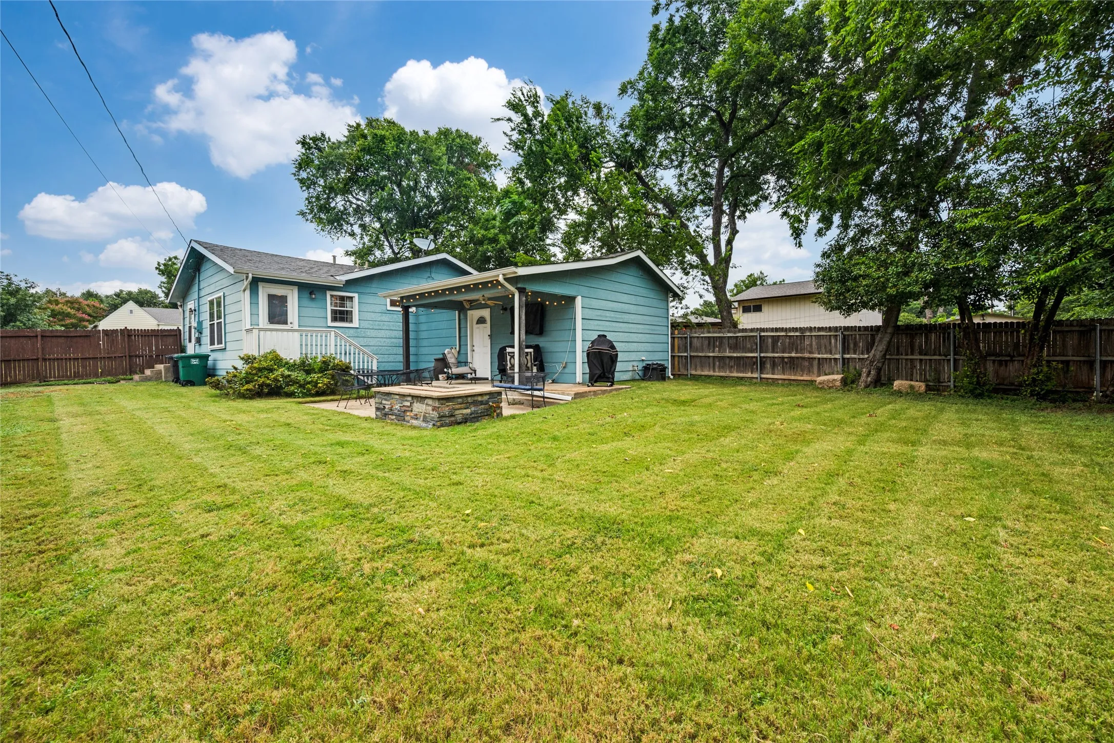 Single Family Residence For Sale in Tarrant County , 4837 Birchman Avenue, Fort Worth, Texas 76107, 3 Bedroom, 2 Bathroom, Garage spaces, 1,632 Sqft, built in 1920, mls#21331785, Real Estate Agent in Fort Worth, Homes For Sale in Tarrant county, Homes For Sale in Fort Worth, Realtor in Fort Worth Texas, Real Estate Brokerage Independent Realty Texas, Luminita Cordes Realtor