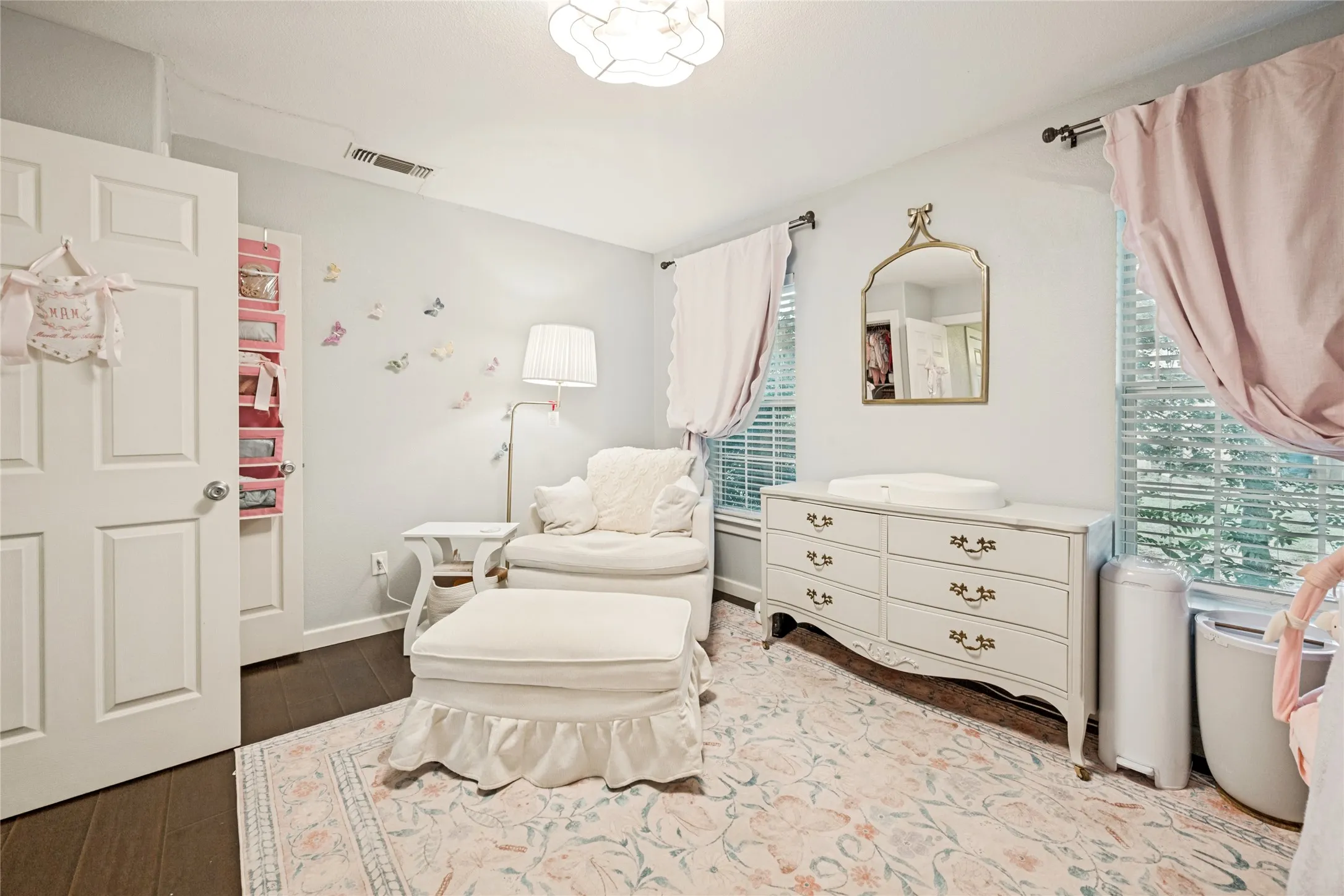 Single Family Residence For Sale in Tarrant County , 4837 Birchman Avenue, Fort Worth, Texas 76107, 3 Bedroom, 2 Bathroom, Garage spaces, 1,632 Sqft, built in 1920, mls#21331785, Real Estate Agent in Fort Worth, Homes For Sale in Tarrant county, Homes For Sale in Fort Worth, Realtor in Fort Worth Texas, Real Estate Brokerage Independent Realty Texas, Luminita Cordes Realtor