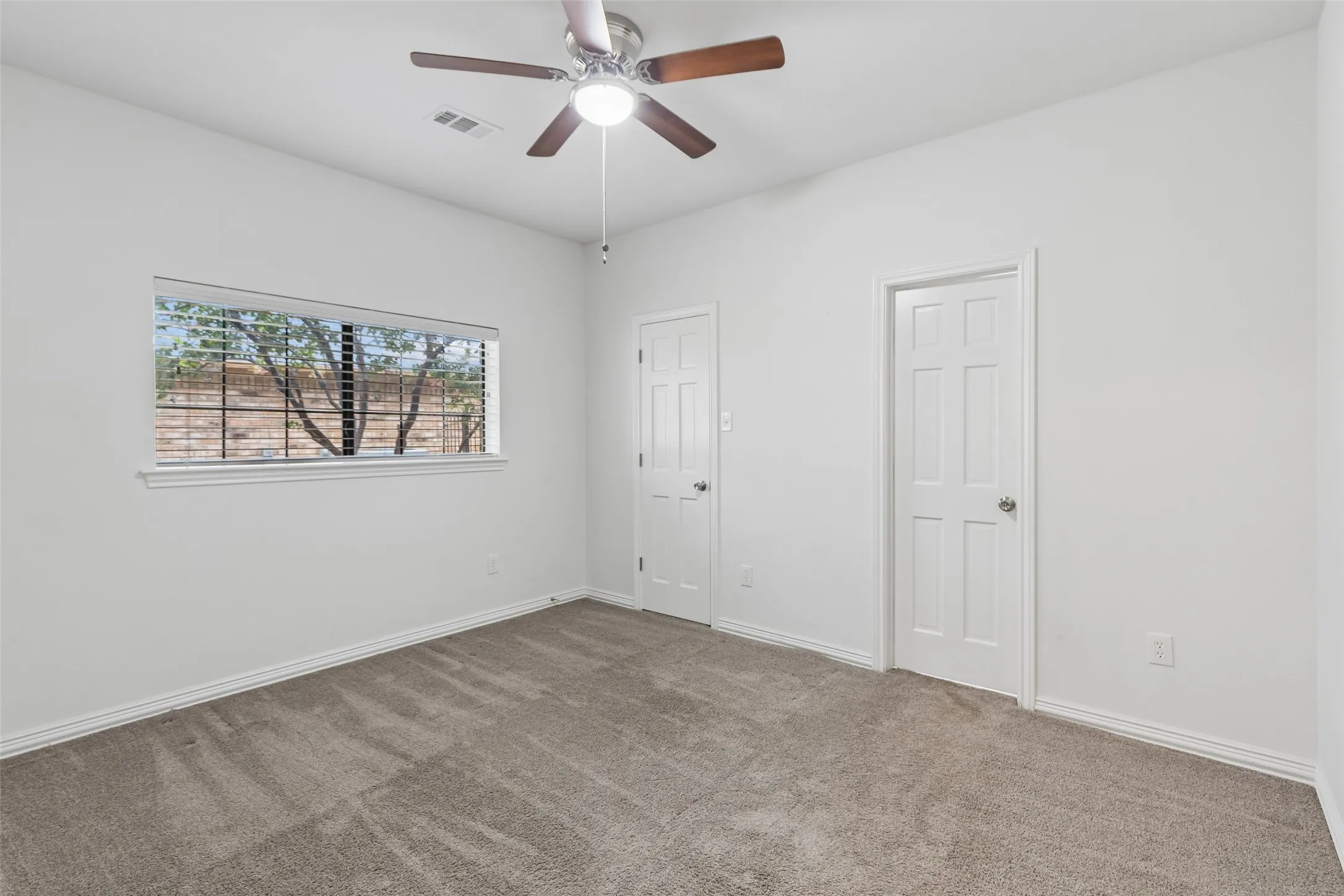 Single Family Residence For Sale in Tarrant County , 2507 Mandy Way, Arlington, Texas 76017, 4 Bedroom, 3 Bathroom, 2 Garage spaces, 2,764 Sqft, built in 1985, mls#21327979, Real Estate Agent in Arlington, Homes For Sale in Tarrant county, Homes For Sale in Arlington, Realtor in Arlington Texas, Real Estate Brokerage Independent Realty Texas, Luminita Cordes Realtor