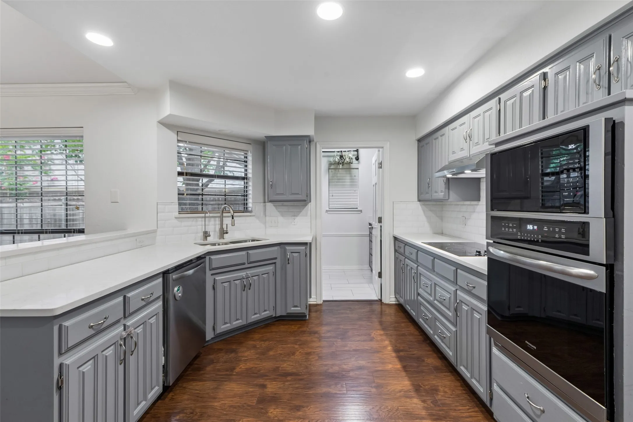Single Family Residence For Sale in Tarrant County , 2507 Mandy Way, Arlington, Texas 76017, 4 Bedroom, 3 Bathroom, 2 Garage spaces, 2,764 Sqft, built in 1985, mls#21327979, Real Estate Agent in Arlington, Homes For Sale in Tarrant county, Homes For Sale in Arlington, Realtor in Arlington Texas, Real Estate Brokerage Independent Realty Texas, Luminita Cordes Realtor