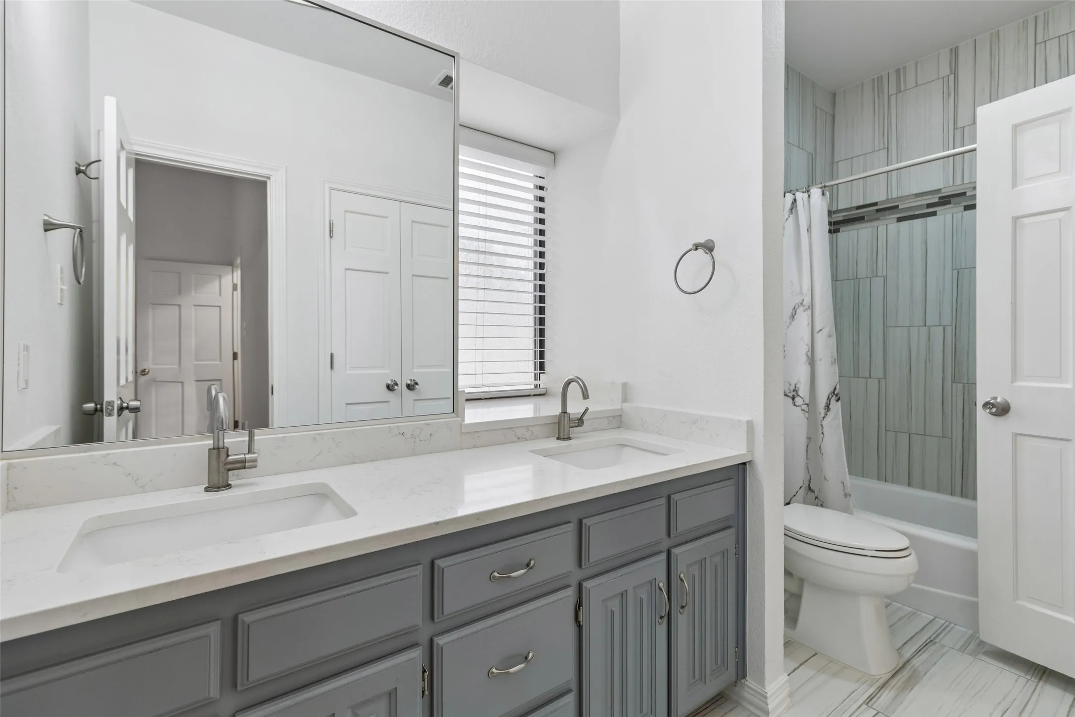 Single Family Residence For Sale in Tarrant County , 2507 Mandy Way, Arlington, Texas 76017, 4 Bedroom, 3 Bathroom, 2 Garage spaces, 2,764 Sqft, built in 1985, mls#21327979, Real Estate Agent in Arlington, Homes For Sale in Tarrant county, Homes For Sale in Arlington, Realtor in Arlington Texas, Real Estate Brokerage Independent Realty Texas, Luminita Cordes Realtor