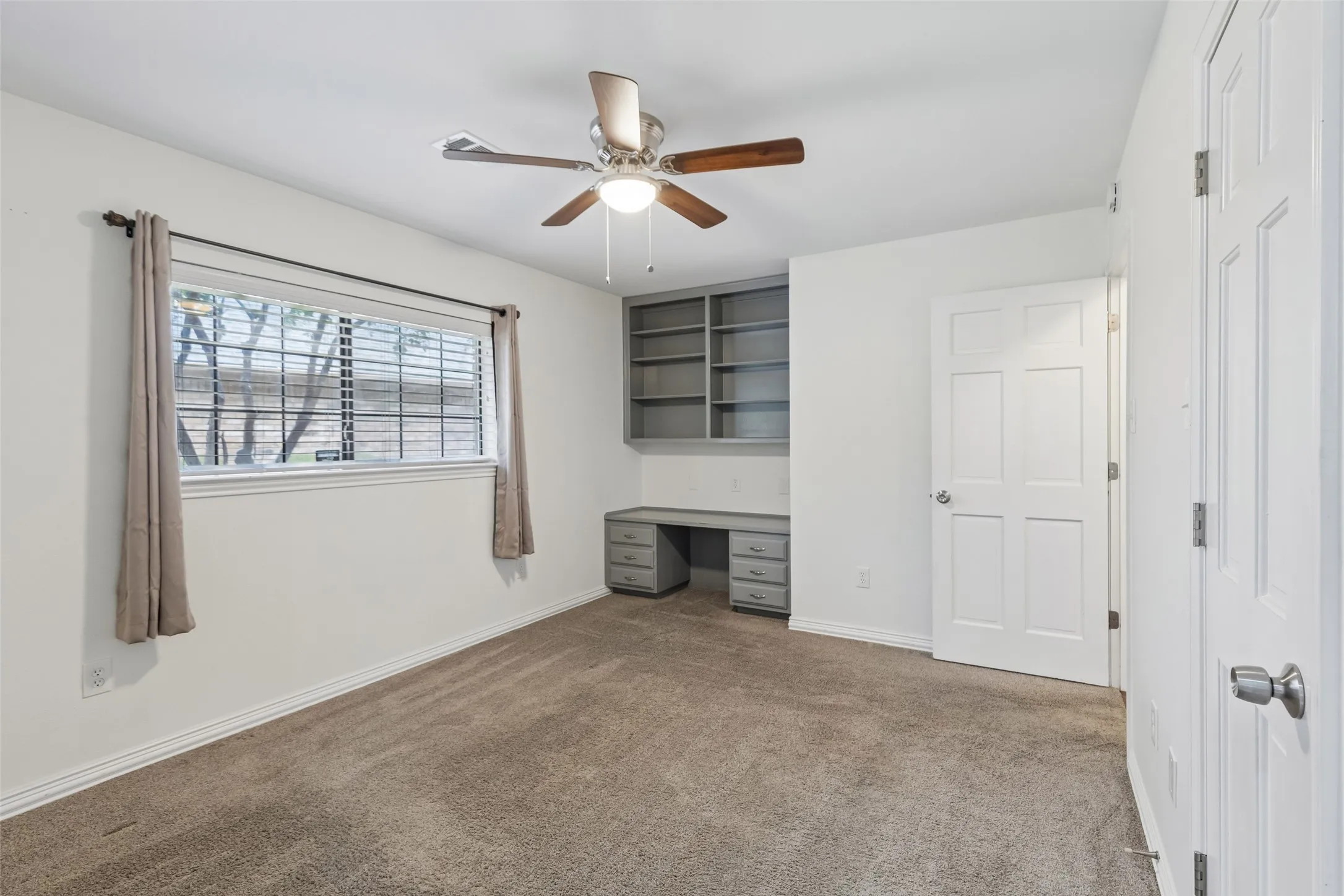 Single Family Residence For Sale in Tarrant County , 2507 Mandy Way, Arlington, Texas 76017, 4 Bedroom, 3 Bathroom, 2 Garage spaces, 2,764 Sqft, built in 1985, mls#21327979, Real Estate Agent in Arlington, Homes For Sale in Tarrant county, Homes For Sale in Arlington, Realtor in Arlington Texas, Real Estate Brokerage Independent Realty Texas, Luminita Cordes Realtor