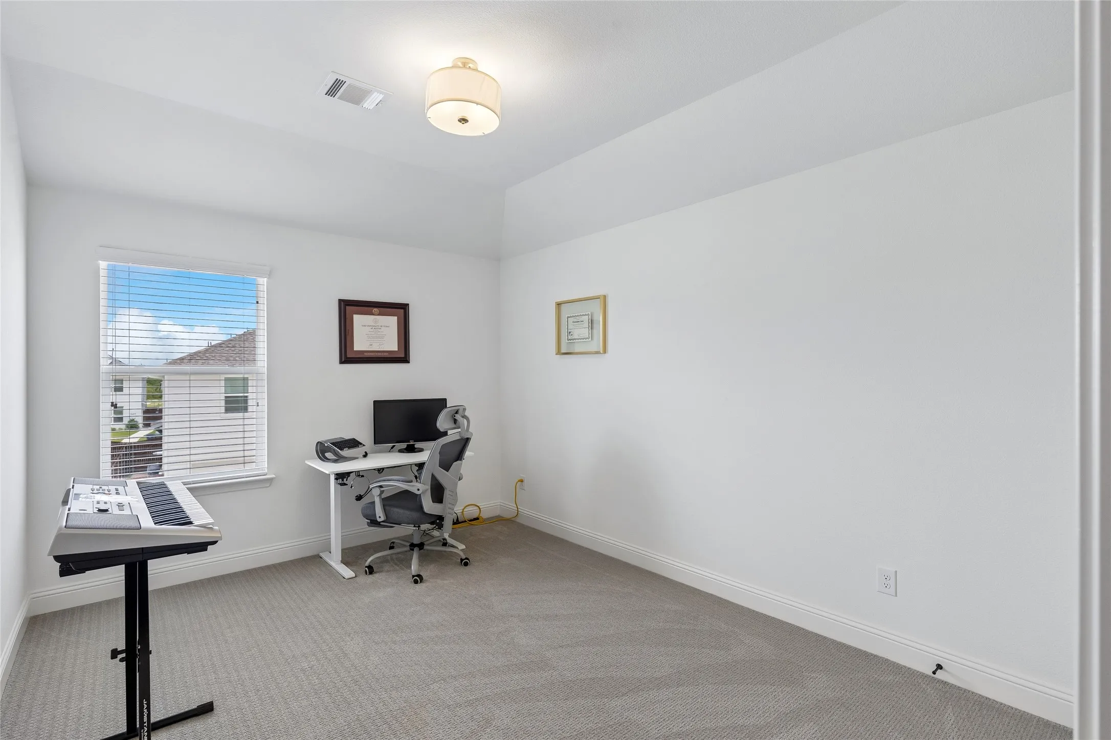 Townhouse For Sale in Tarrant County , 3445 Vista Highlands Lane, Fort Worth, Texas 76135, 3 Bedroom, 3 Bathroom, 2 Garage spaces, 1,669 Sqft, built in 2023, mls#21334195, Real Estate Agent in Fort Worth, Homes For Sale in Tarrant county, Homes For Sale in Fort Worth, Realtor in Fort Worth Texas, Real Estate Brokerage Independent Realty Texas, Luminita Cordes Realtor