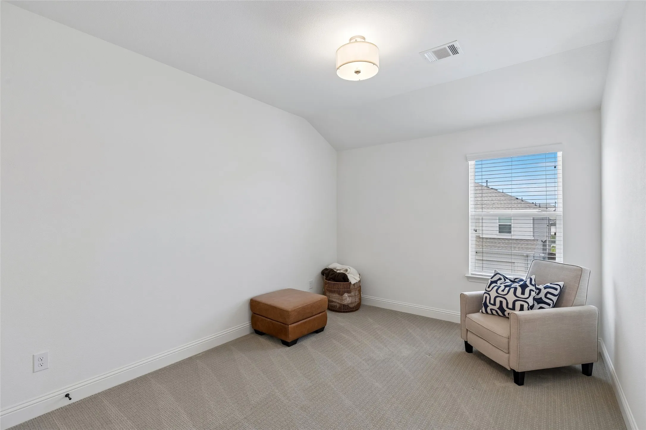 Townhouse For Sale in Tarrant County , 3445 Vista Highlands Lane, Fort Worth, Texas 76135, 3 Bedroom, 3 Bathroom, 2 Garage spaces, 1,669 Sqft, built in 2023, mls#21334195, Real Estate Agent in Fort Worth, Homes For Sale in Tarrant county, Homes For Sale in Fort Worth, Realtor in Fort Worth Texas, Real Estate Brokerage Independent Realty Texas, Luminita Cordes Realtor