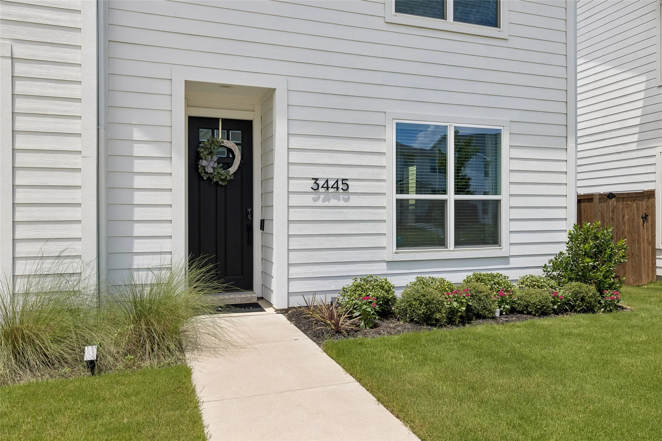 Townhouse For Sale in Tarrant County , 3445 Vista Highlands Lane, Fort Worth, Texas 76135, 3 Bedroom, 3 Bathroom, 2 Garage spaces, 1,669 Sqft, built in 2023, mls#21334195, Real Estate Agent in Fort Worth, Homes For Sale in Tarrant county, Homes For Sale in Fort Worth, Realtor in Fort Worth Texas, Real Estate Brokerage Independent Realty Texas, Luminita Cordes Realtor