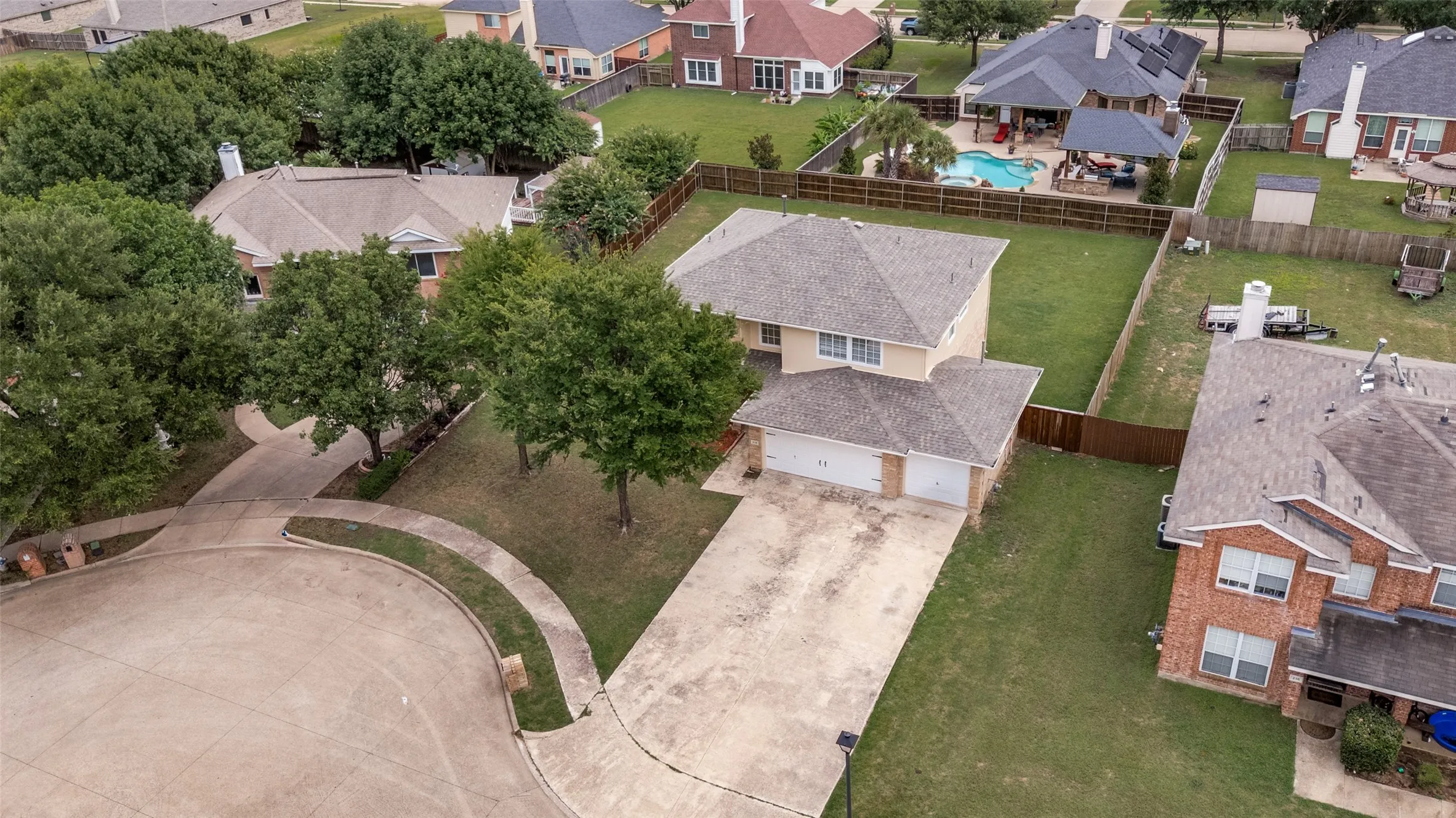 Single Family Residence For Sale in Ellis County , 218 Jacob Court, Glenn Heights, Texas 75154, 4 Bedroom, 3 Bathroom, 3 Garage spaces, 2,476 Sqft, built in 2001, mls#21332560, Real Estate Agent in Glenn Heights, Homes For Sale in Ellis county, Homes For Sale in Glenn Heights, Realtor in Glenn Heights Texas, Real Estate Brokerage Independent Realty Texas, Luminita Cordes Realtor