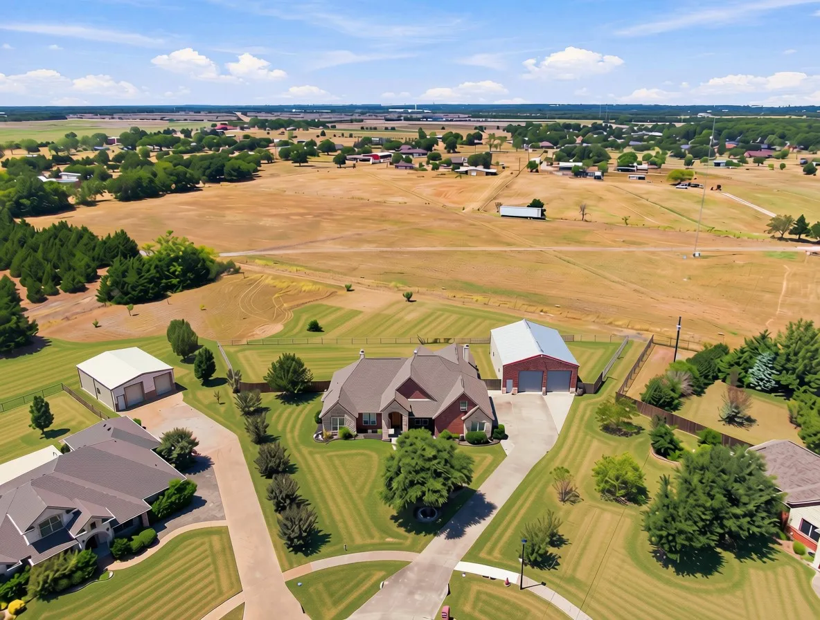 Single Family Residence For Sale in Ellis County , 429 Rugged Drive, Red Oak, Texas 75154, 4 Bedroom, 3 Bathroom, 3 Garage spaces, 3,224 Sqft, built in 2005, mls#21334129, Real Estate Agent in Red Oak, Homes For Sale in Ellis county, Homes For Sale in Red Oak, Realtor in Red Oak Texas, Real Estate Brokerage Independent Realty Texas, Luminita Cordes Realtor