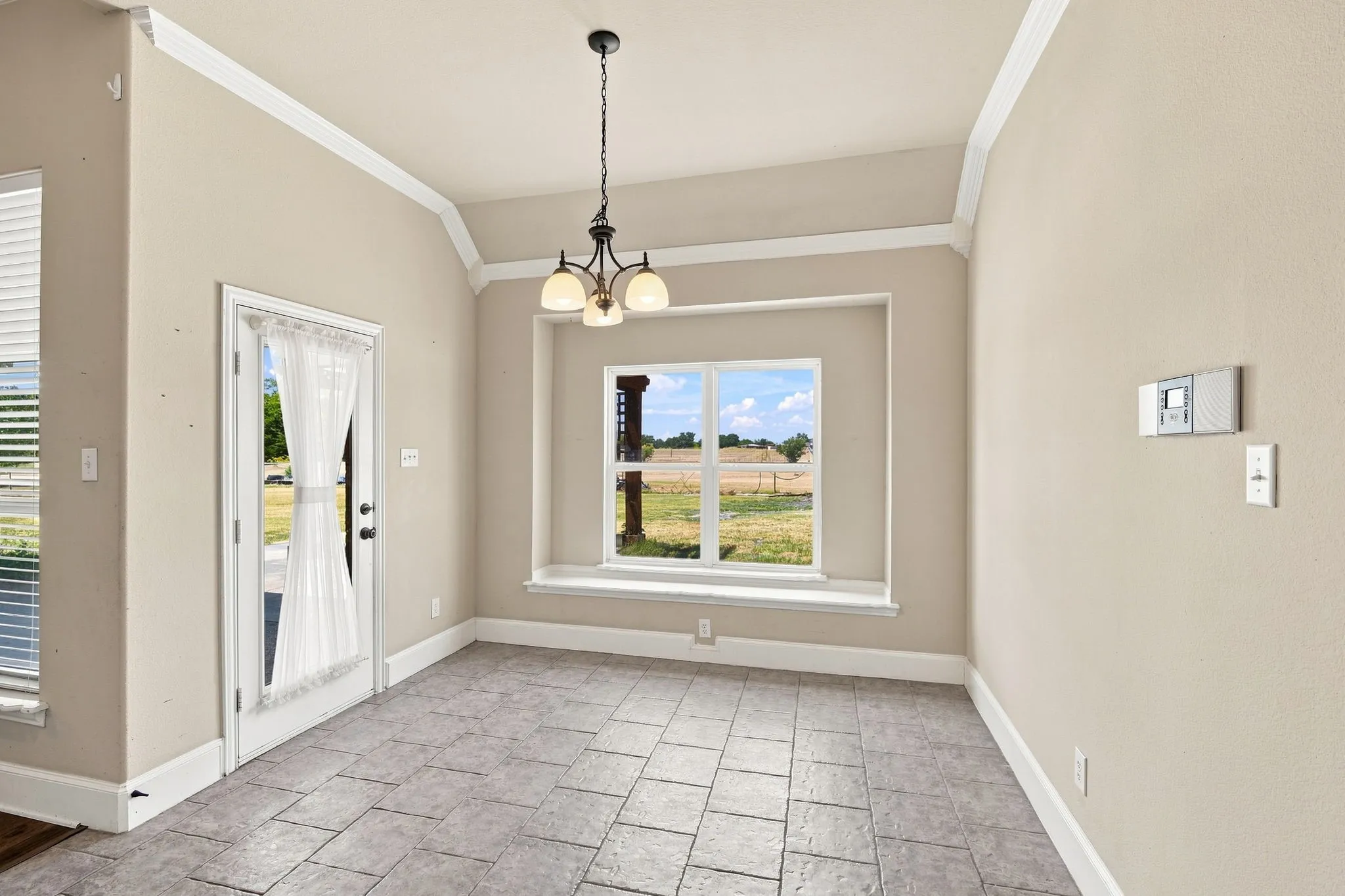 Single Family Residence For Sale in Ellis County , 429 Rugged Drive, Red Oak, Texas 75154, 4 Bedroom, 3 Bathroom, 3 Garage spaces, 3,224 Sqft, built in 2005, mls#21334129, Real Estate Agent in Red Oak, Homes For Sale in Ellis county, Homes For Sale in Red Oak, Realtor in Red Oak Texas, Real Estate Brokerage Independent Realty Texas, Luminita Cordes Realtor