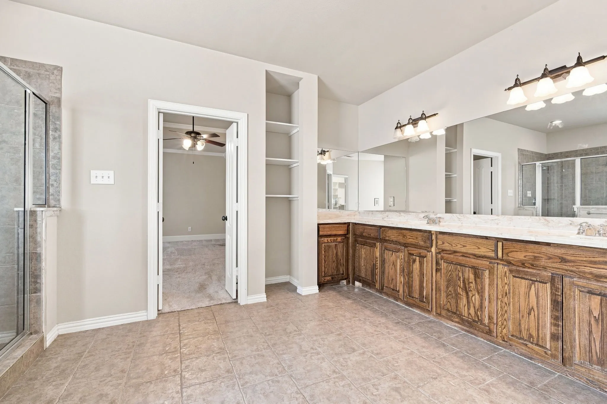 Single Family Residence For Sale in Ellis County , 429 Rugged Drive, Red Oak, Texas 75154, 4 Bedroom, 3 Bathroom, 3 Garage spaces, 3,224 Sqft, built in 2005, mls#21334129, Real Estate Agent in Red Oak, Homes For Sale in Ellis county, Homes For Sale in Red Oak, Realtor in Red Oak Texas, Real Estate Brokerage Independent Realty Texas, Luminita Cordes Realtor