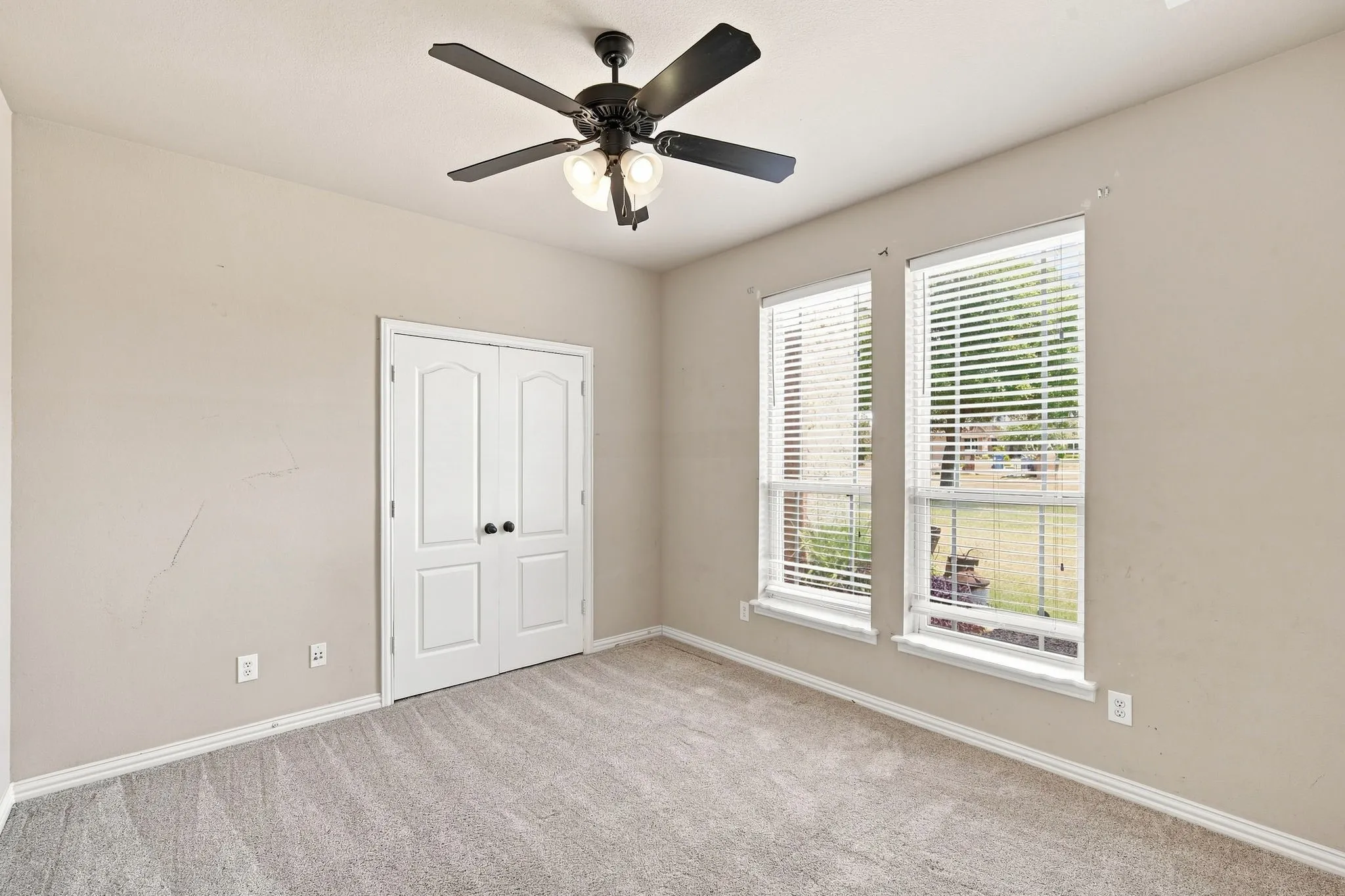 Single Family Residence For Sale in Ellis County , 429 Rugged Drive, Red Oak, Texas 75154, 4 Bedroom, 3 Bathroom, 3 Garage spaces, 3,224 Sqft, built in 2005, mls#21334129, Real Estate Agent in Red Oak, Homes For Sale in Ellis county, Homes For Sale in Red Oak, Realtor in Red Oak Texas, Real Estate Brokerage Independent Realty Texas, Luminita Cordes Realtor