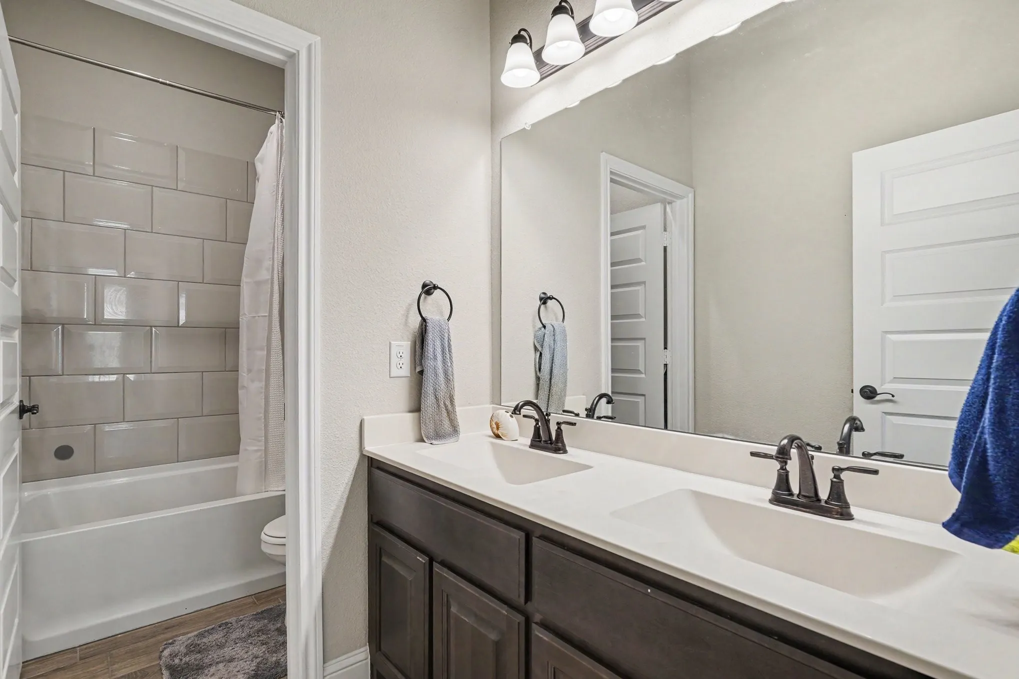 Single Family Residence For Sale in Johnson County , 12601 Panther Creek Drive, Godley, Texas 76044, 4 Bedroom, 3 Bathroom, 2 Garage spaces, 2,622 Sqft, built in 2022, mls#21330802, Real Estate Agent in Godley, Homes For Sale in Johnson county, Homes For Sale in Godley, Realtor in Godley Texas, Real Estate Brokerage Independent Realty Texas, Luminita Cordes Realtor