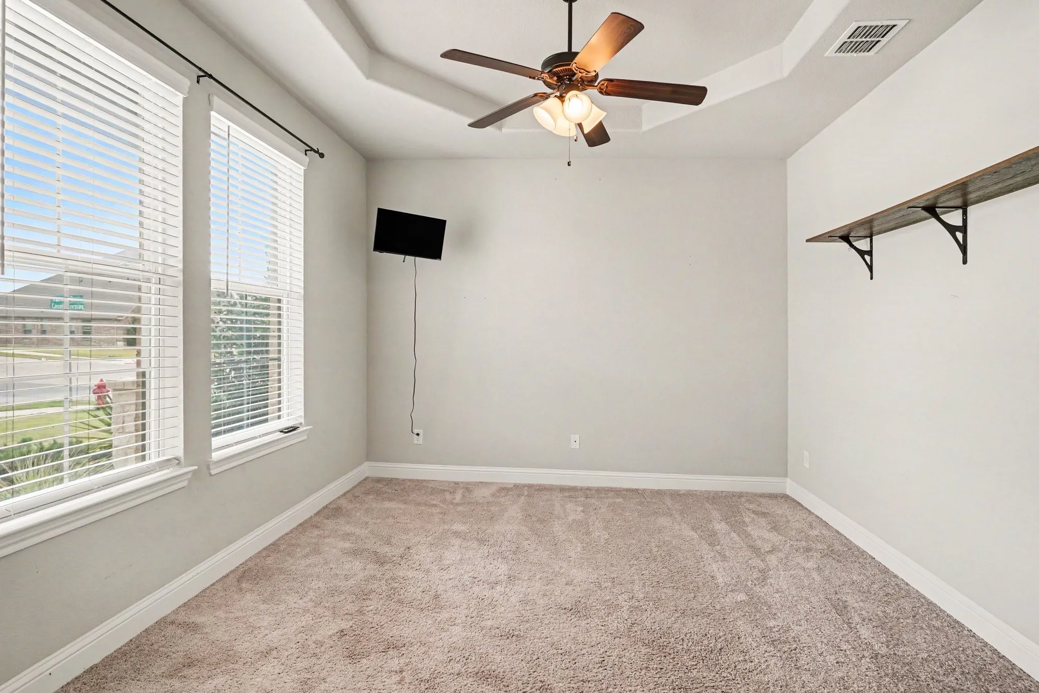 Single Family Residence For Sale in Johnson County , 12601 Panther Creek Drive, Godley, Texas 76044, 4 Bedroom, 3 Bathroom, 2 Garage spaces, 2,622 Sqft, built in 2022, mls#21330802, Real Estate Agent in Godley, Homes For Sale in Johnson county, Homes For Sale in Godley, Realtor in Godley Texas, Real Estate Brokerage Independent Realty Texas, Luminita Cordes Realtor