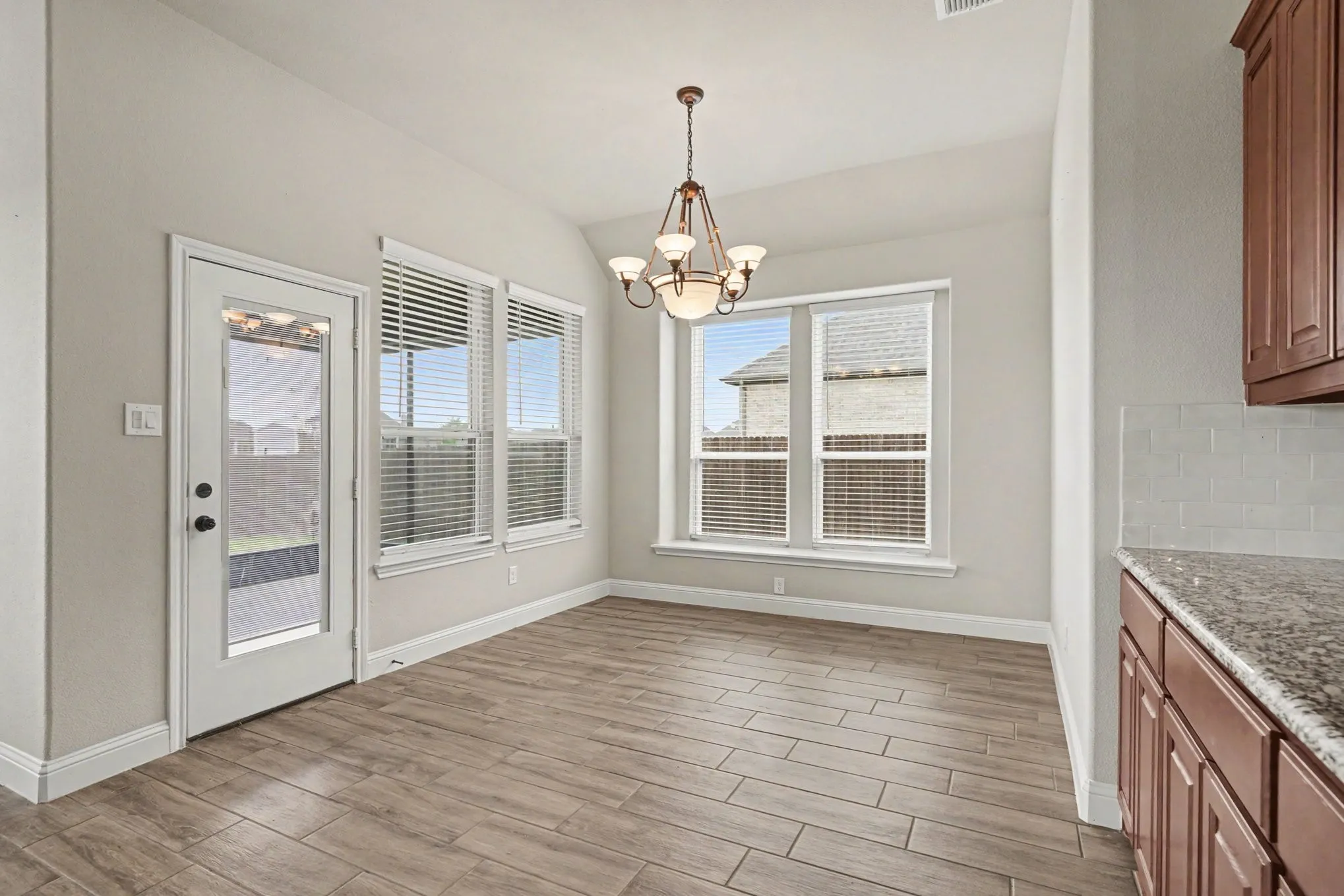 Single Family Residence For Sale in Johnson County , 12601 Panther Creek Drive, Godley, Texas 76044, 4 Bedroom, 3 Bathroom, 2 Garage spaces, 2,622 Sqft, built in 2022, mls#21330802, Real Estate Agent in Godley, Homes For Sale in Johnson county, Homes For Sale in Godley, Realtor in Godley Texas, Real Estate Brokerage Independent Realty Texas, Luminita Cordes Realtor