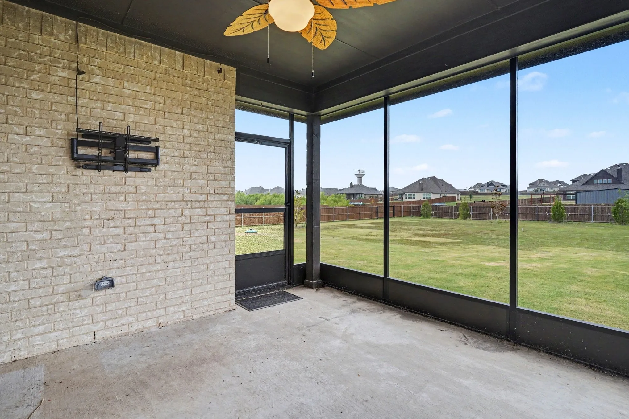 Single Family Residence For Sale in Johnson County , 12601 Panther Creek Drive, Godley, Texas 76044, 4 Bedroom, 3 Bathroom, 2 Garage spaces, 2,622 Sqft, built in 2022, mls#21330802, Real Estate Agent in Godley, Homes For Sale in Johnson county, Homes For Sale in Godley, Realtor in Godley Texas, Real Estate Brokerage Independent Realty Texas, Luminita Cordes Realtor