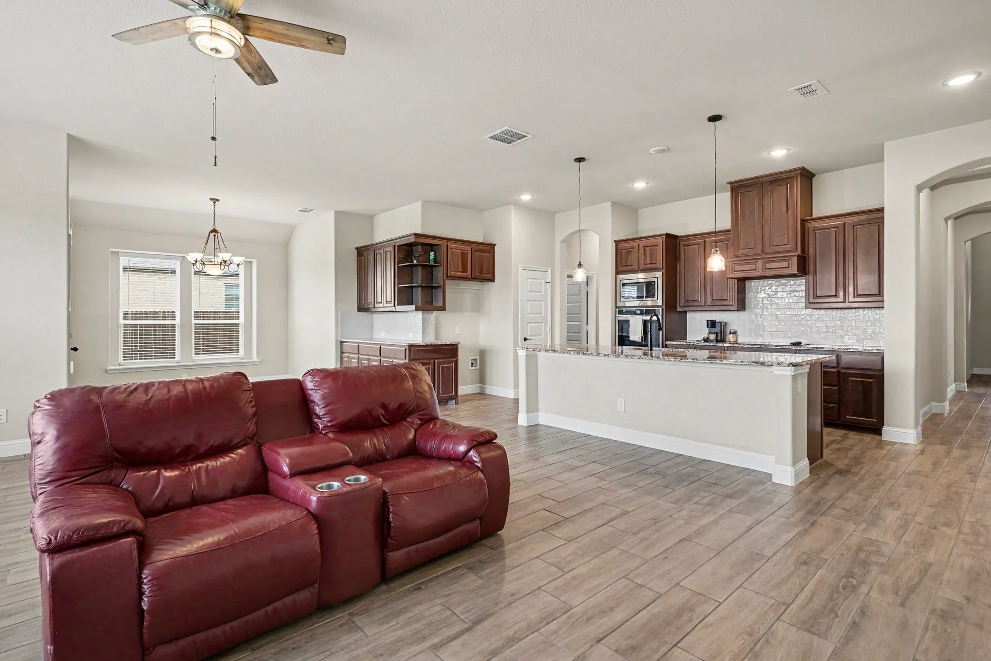 Single Family Residence For Sale in Johnson County , 12601 Panther Creek Drive, Godley, Texas 76044, 4 Bedroom, 3 Bathroom, 2 Garage spaces, 2,622 Sqft, built in 2022, mls#21330802, Real Estate Agent in Godley, Homes For Sale in Johnson county, Homes For Sale in Godley, Realtor in Godley Texas, Real Estate Brokerage Independent Realty Texas, Luminita Cordes Realtor