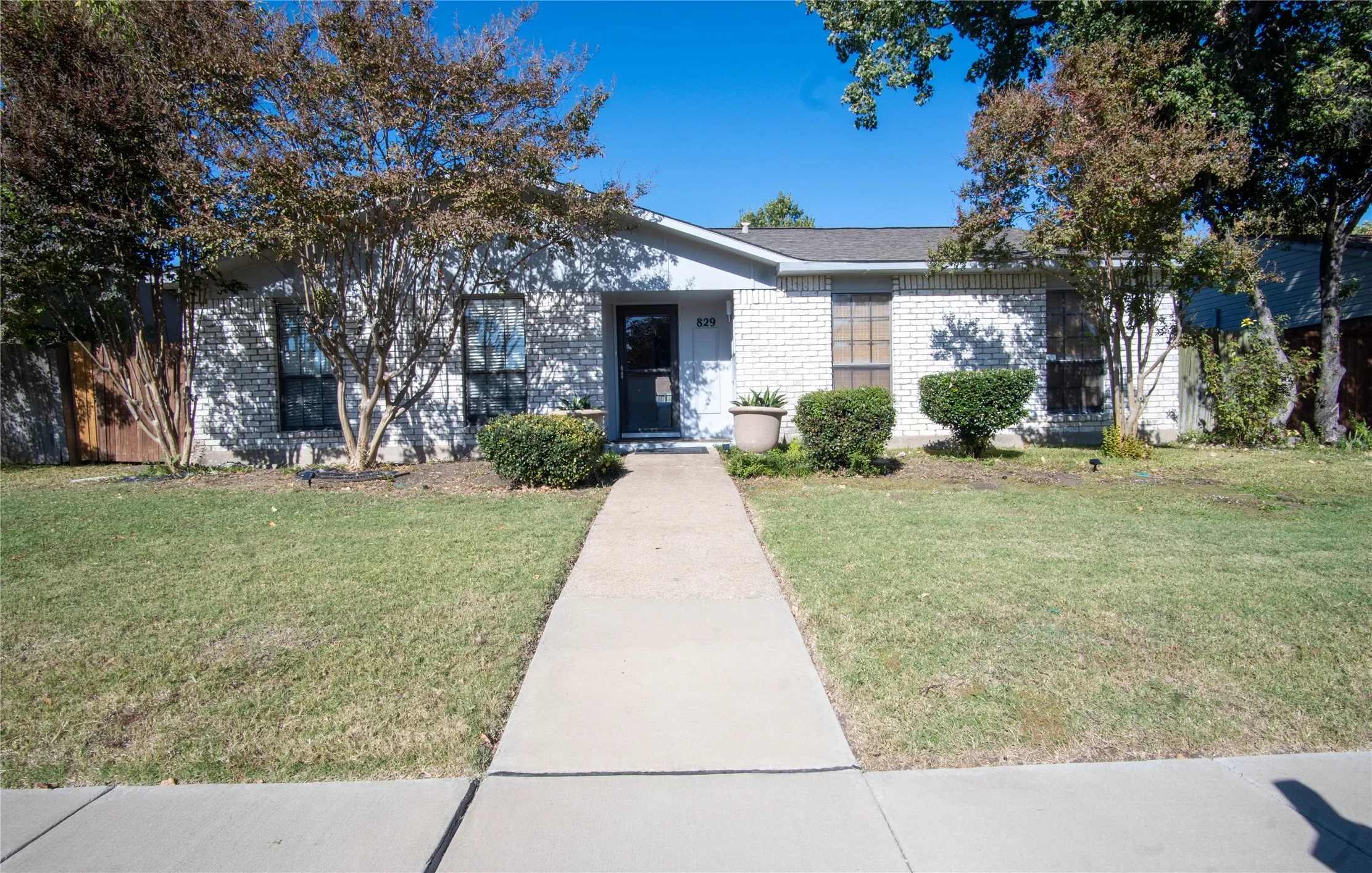 Single Family Residence For Sale in Collin County , 829 Cambridge Drive, Plano, Texas 75023, 3 Bedrooms, 2 Bathrooms, 2 Garage spaces, 1,544 Sqft, built in 1979, Price $380,000, mls#21334182, Real Estate Agent in Plano, Homes For Sale in Collin county, Homes For Sale in Plano, Realtor in Plano Texas, Real Estate Brokerage Independent Realty Texas, Luminita Cordes Realtor
