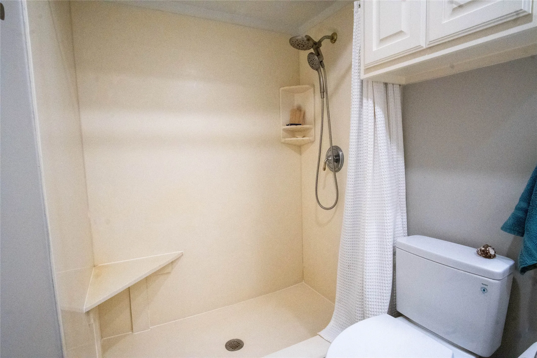 Single Family Residence For Sale in Collin County , 829 Cambridge Drive, Plano, Texas 75023, 3 Bedrooms, 2 Bathrooms, 2 Garage spaces, 1,544 Sqft, built in 1979, Price $380,000, mls#21334182, Real Estate Agent in Plano, Homes For Sale in Collin county, Homes For Sale in Plano, Realtor in Plano Texas, Real Estate Brokerage Independent Realty Texas, Luminita Cordes Realtor