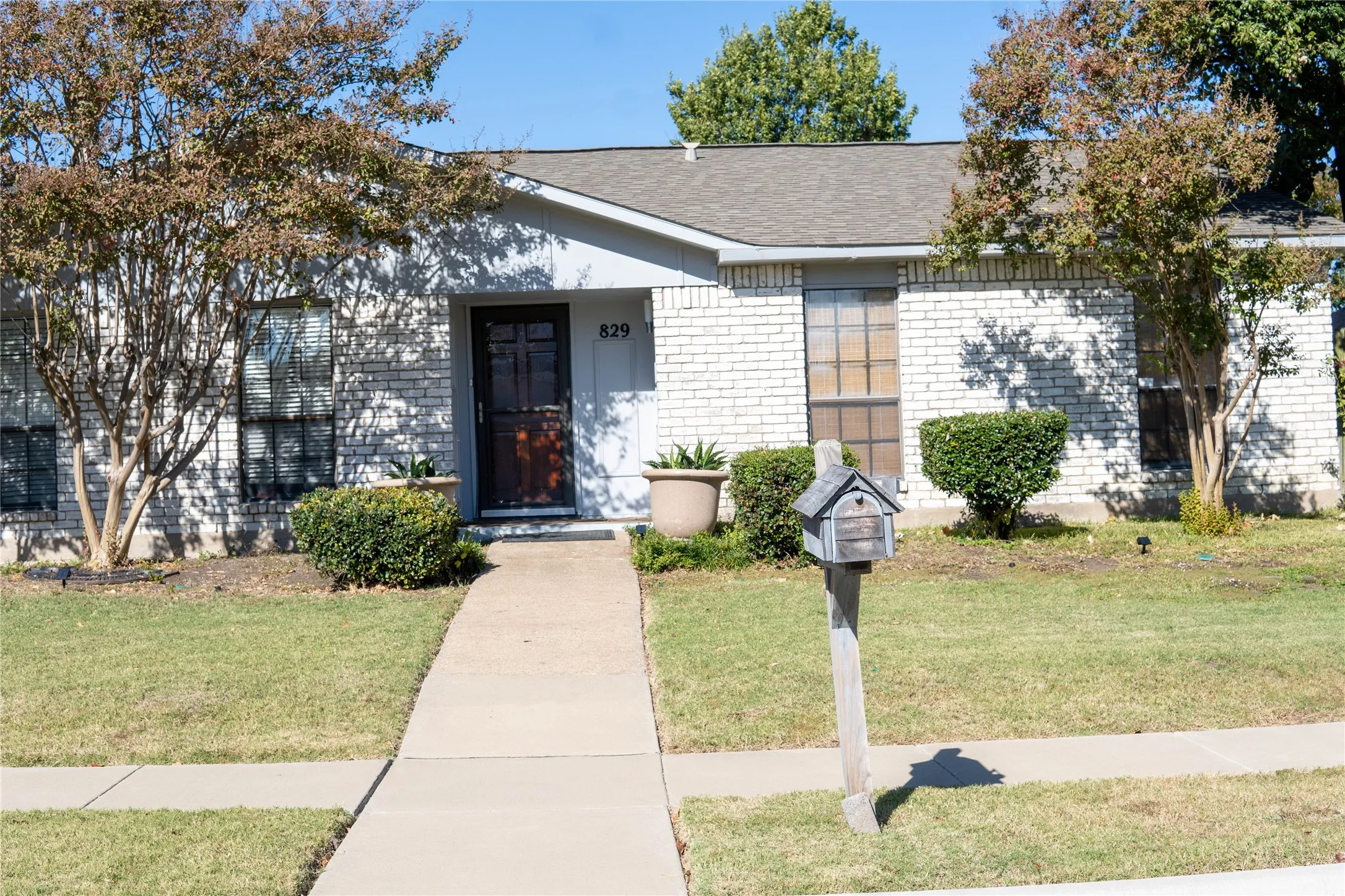 Single Family Residence For Sale in Collin County , 829 Cambridge Drive, Plano, Texas 75023, 3 Bedrooms, 2 Bathrooms, 2 Garage spaces, 1,544 Sqft, built in 1979, Price $380,000, mls#21334182, Real Estate Agent in Plano, Homes For Sale in Collin county, Homes For Sale in Plano, Realtor in Plano Texas, Real Estate Brokerage Independent Realty Texas, Luminita Cordes Realtor