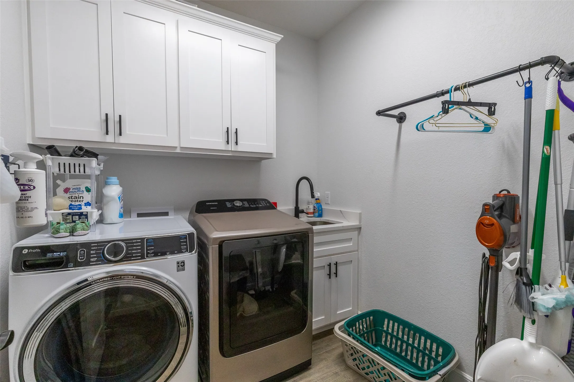 Single Family Residence For Sale in Taylor County , 142 Rio Grande, Abilene, Texas 79606, 4 Bedroom, 3 Bathroom, 2 Garage spaces, 2,490 Sqft, built in 2023, mls#21332670, Real Estate Agent in Abilene, Homes For Sale in Taylor county, Homes For Sale in Abilene, Realtor in Abilene Texas, Real Estate Brokerage Independent Realty Texas, Luminita Cordes Realtor