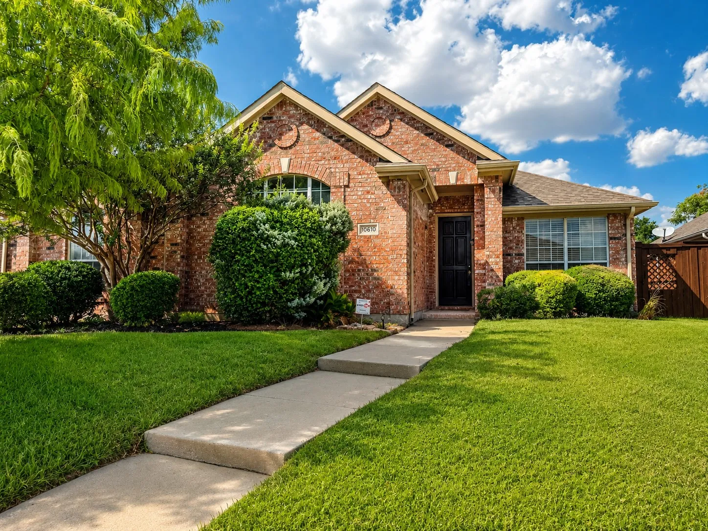Single Family Residence For Rent
