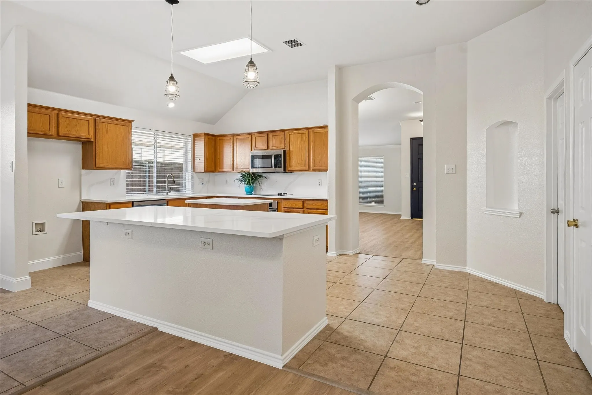 Single Family Residence For Rent in Collin County , 10610 Stone Falls Lane, Frisco, Texas 75035, 4 Bedroom, 2 Bathroom, 2 Garage spaces, 2,169 Sqft, built in 1998, mls#21334194, Real Estate Agent in Frisco, Homes For Rent in Collin county, Homes For Rent in Frisco, Realtor in Frisco Texas, Real Estate Brokerage Independent Realty Texas, Luminita Cordes Realtor