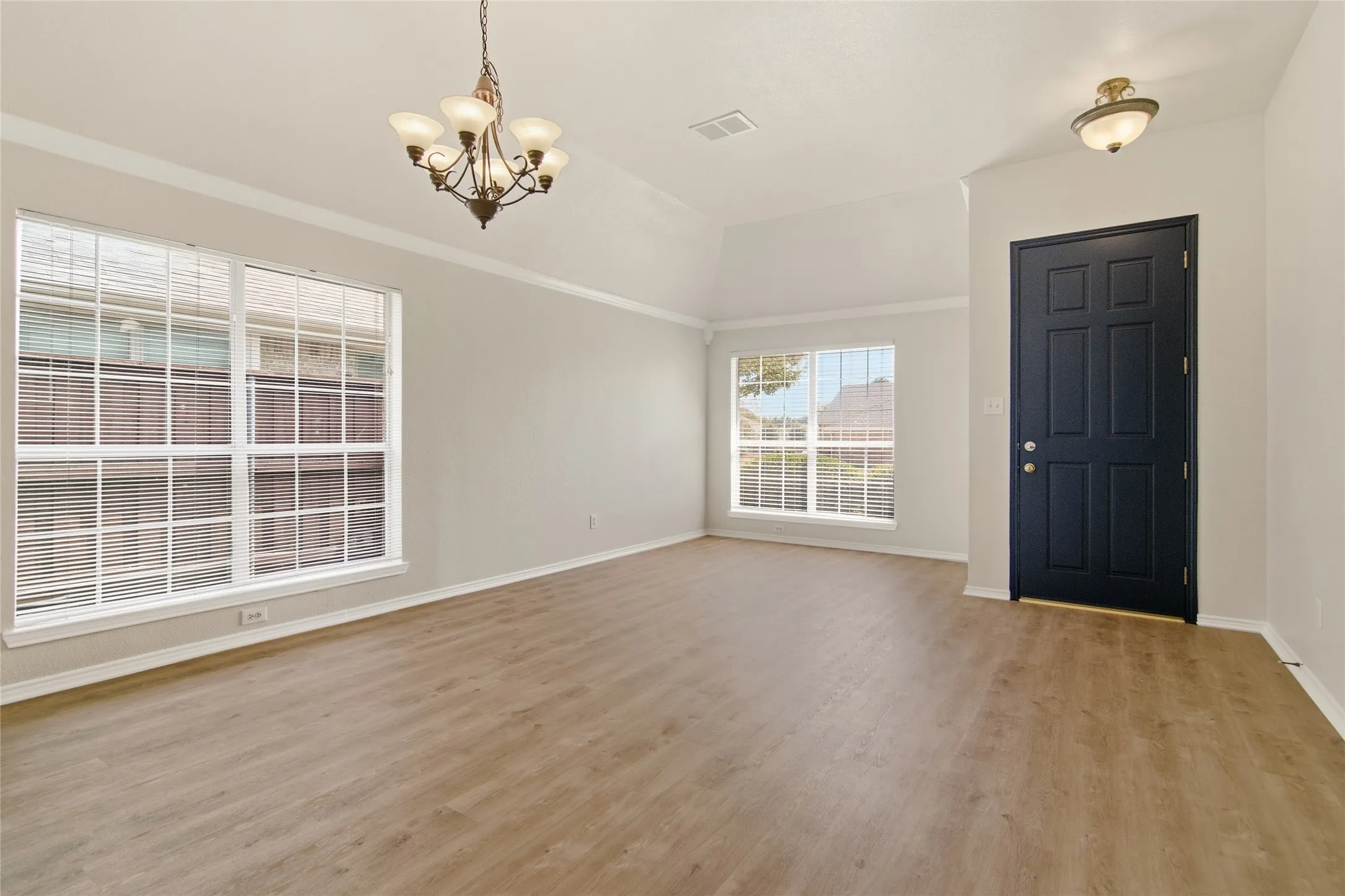 Single Family Residence For Rent in Collin County , 10610 Stone Falls Lane, Frisco, Texas 75035, 4 Bedroom, 2 Bathroom, 2 Garage spaces, 2,169 Sqft, built in 1998, mls#21334194, Real Estate Agent in Frisco, Homes For Rent in Collin county, Homes For Rent in Frisco, Realtor in Frisco Texas, Real Estate Brokerage Independent Realty Texas, Luminita Cordes Realtor